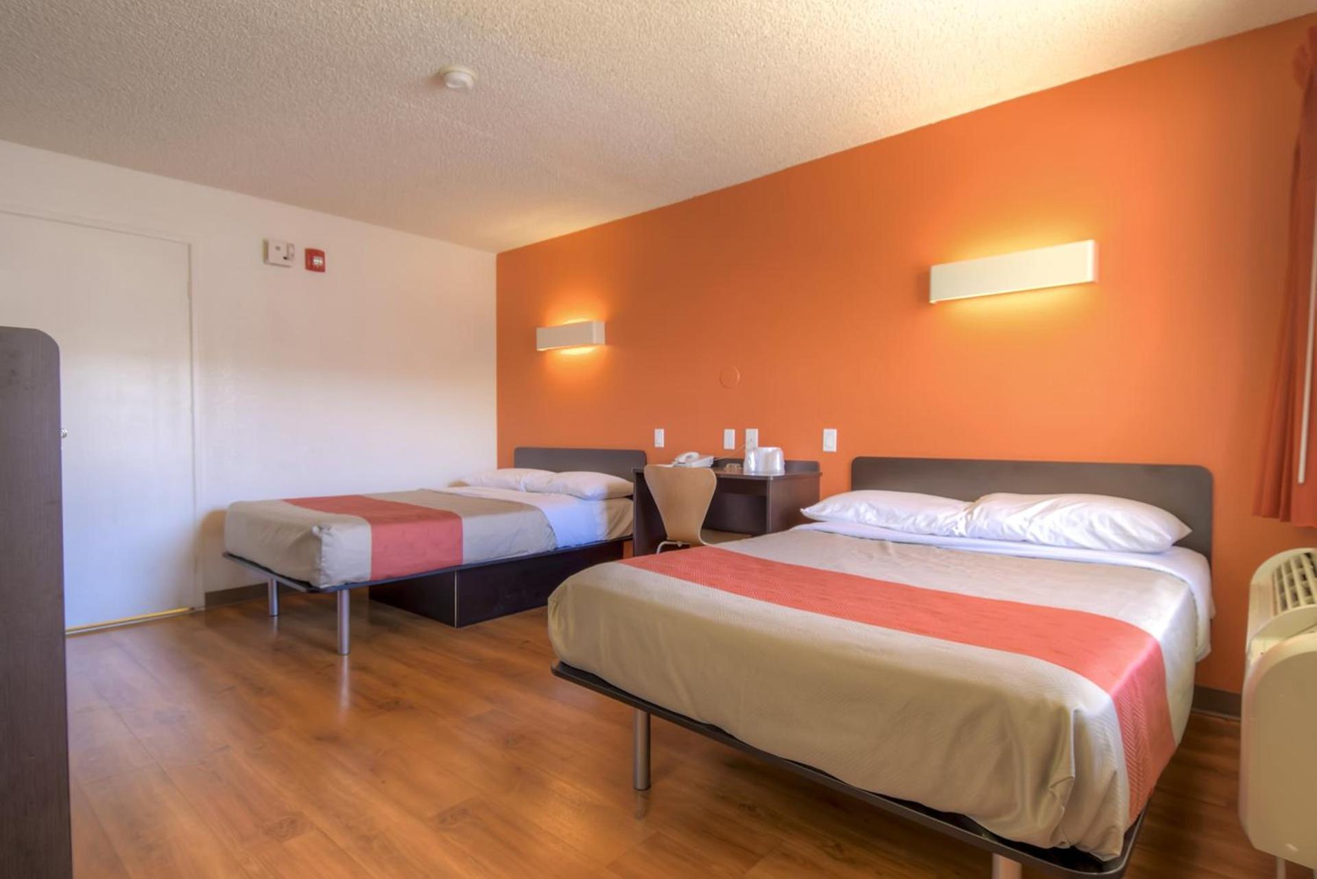 Motel 6 Las Vegas, NV – I-15 Stadium photo 10