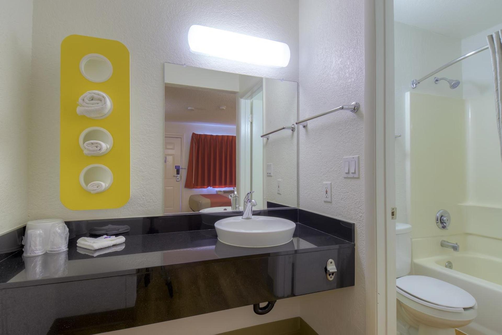 Motel 6 Las Vegas, NV – I-15 Stadium photo 29