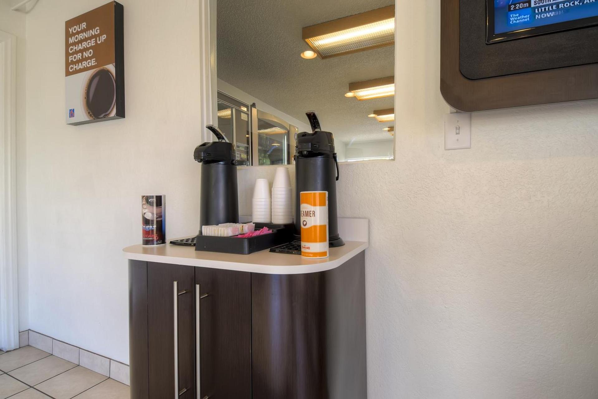 Motel 6 Las Vegas, NV – I-15 Stadium photo 17