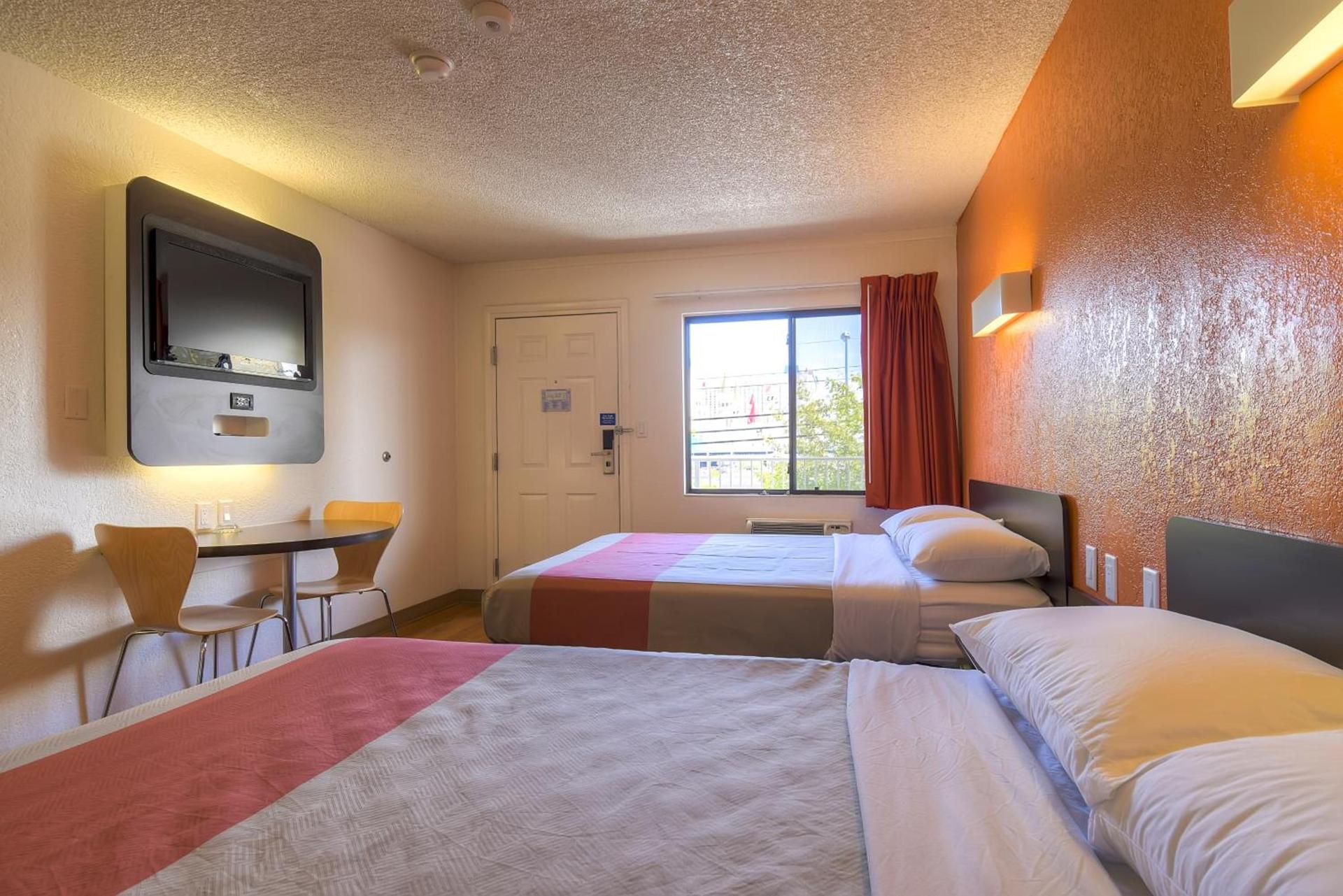 Motel 6 Las Vegas, NV – I-15 Stadium photo 50