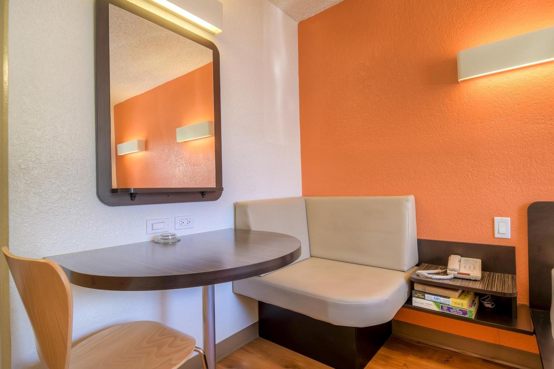 Motel 6 Las Vegas, NV – I-15 Stadium photo 31