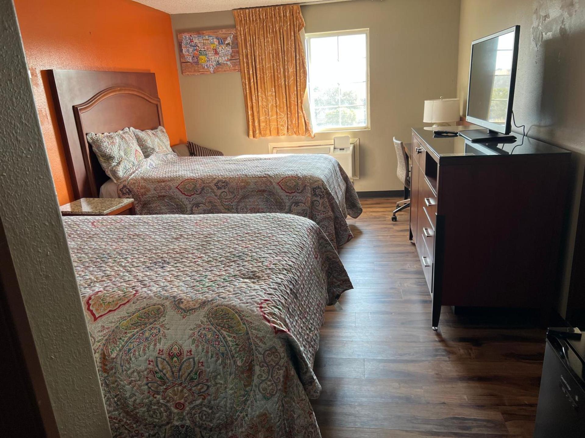Express Inn & Suites San Antonio near SeaWorld - Medical Center photo 62