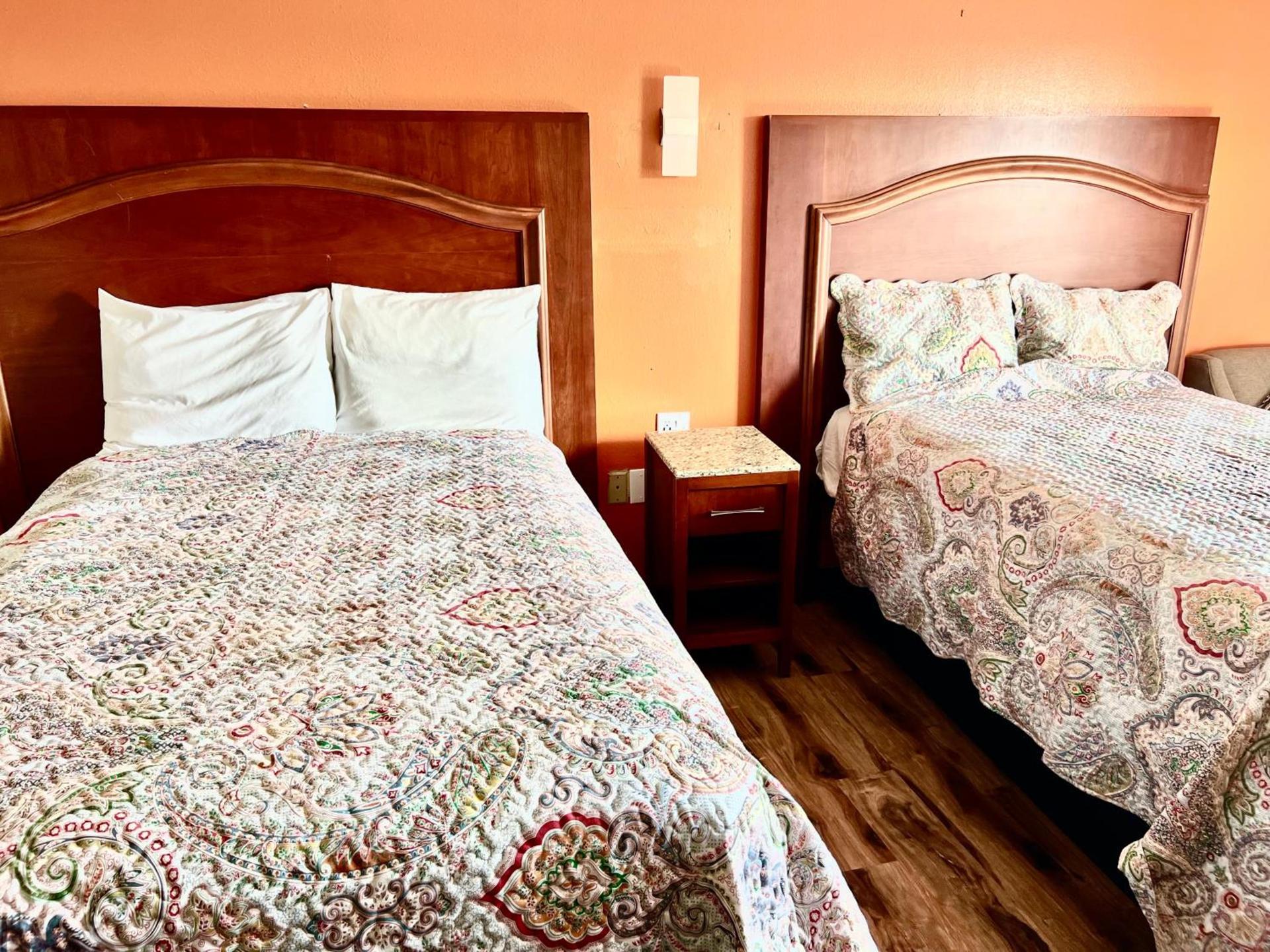 Express Inn & Suites San Antonio near SeaWorld - Medical Center photo 66