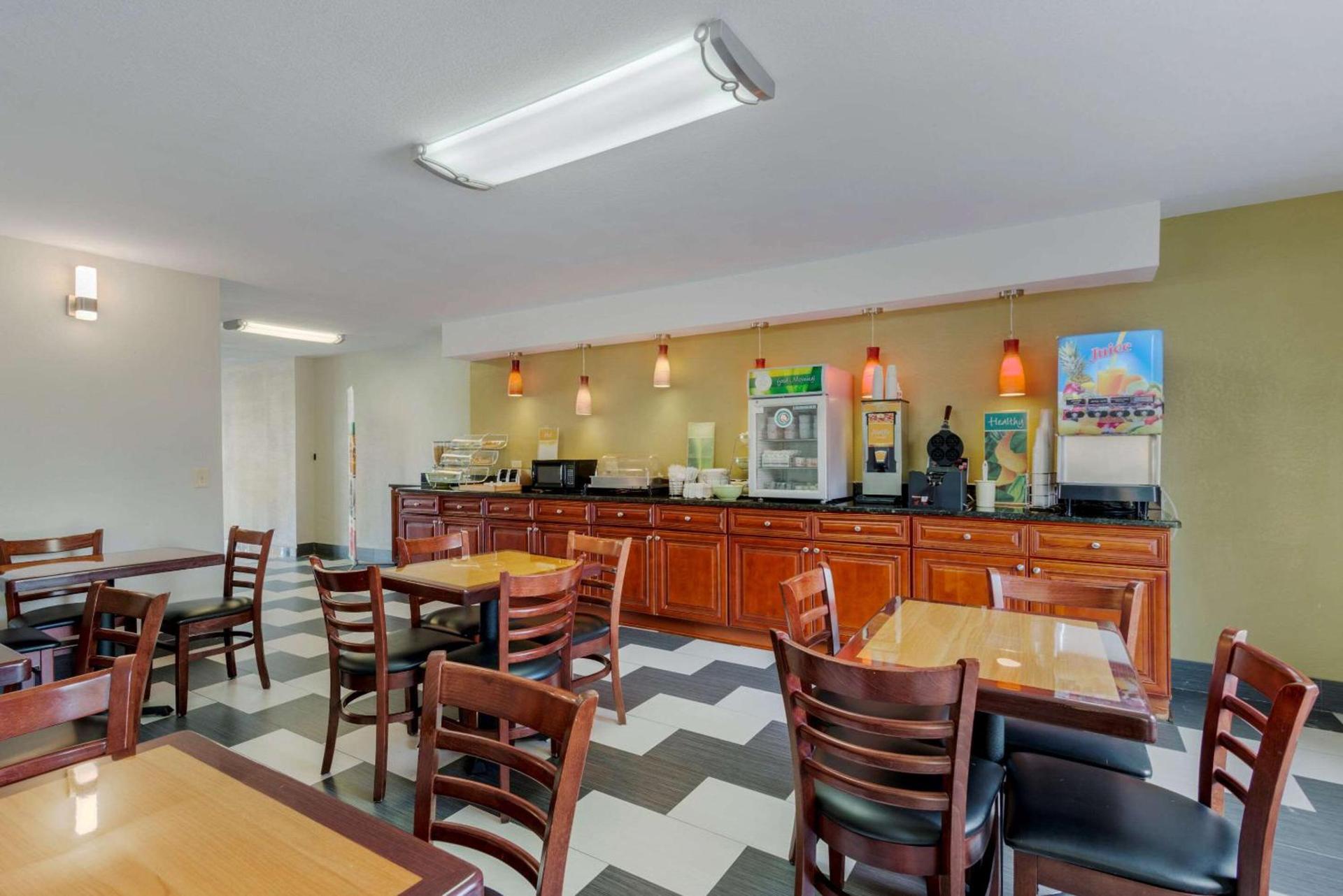 Quality Inn Acworth North photo 24