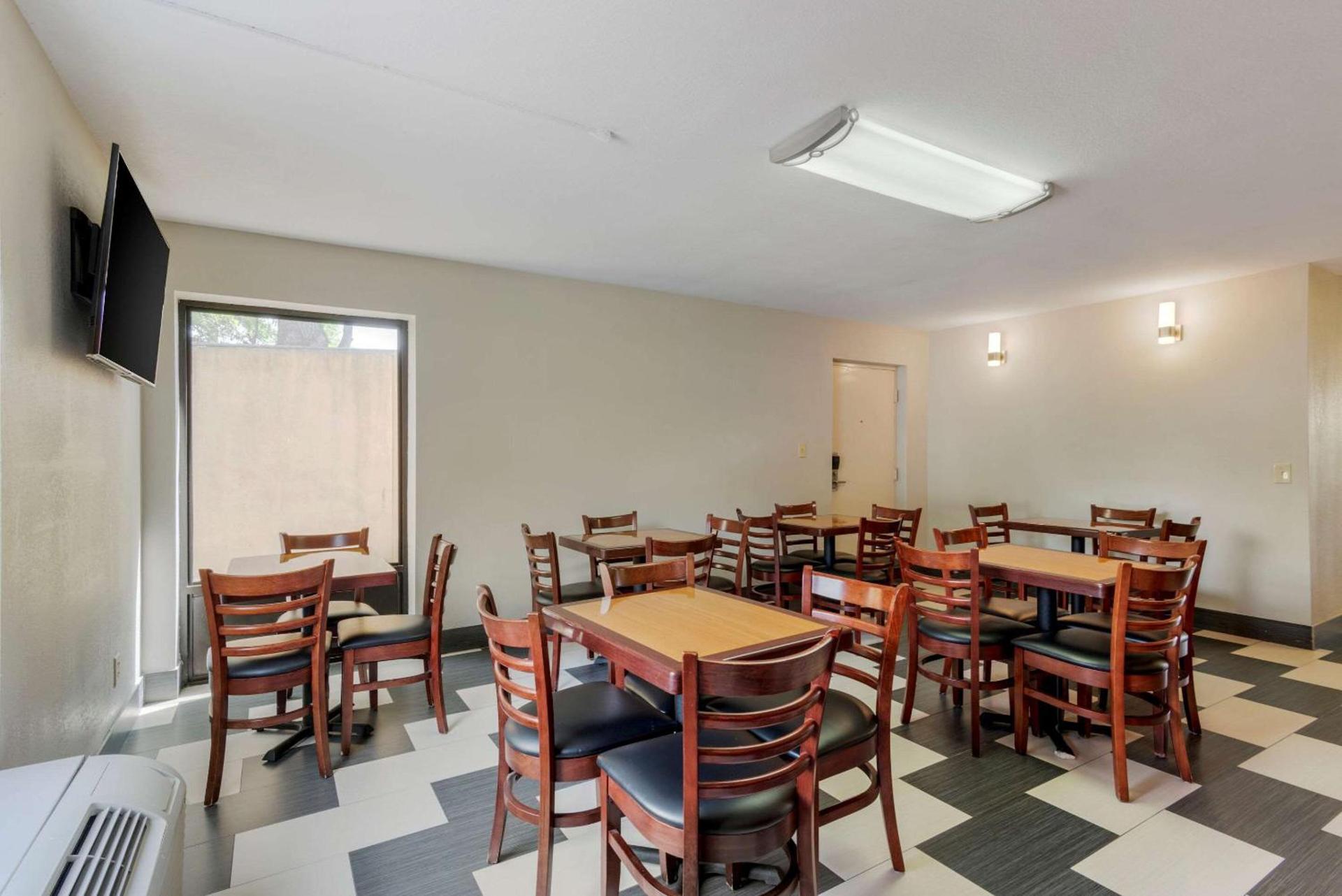 Quality Inn Acworth North photo 27