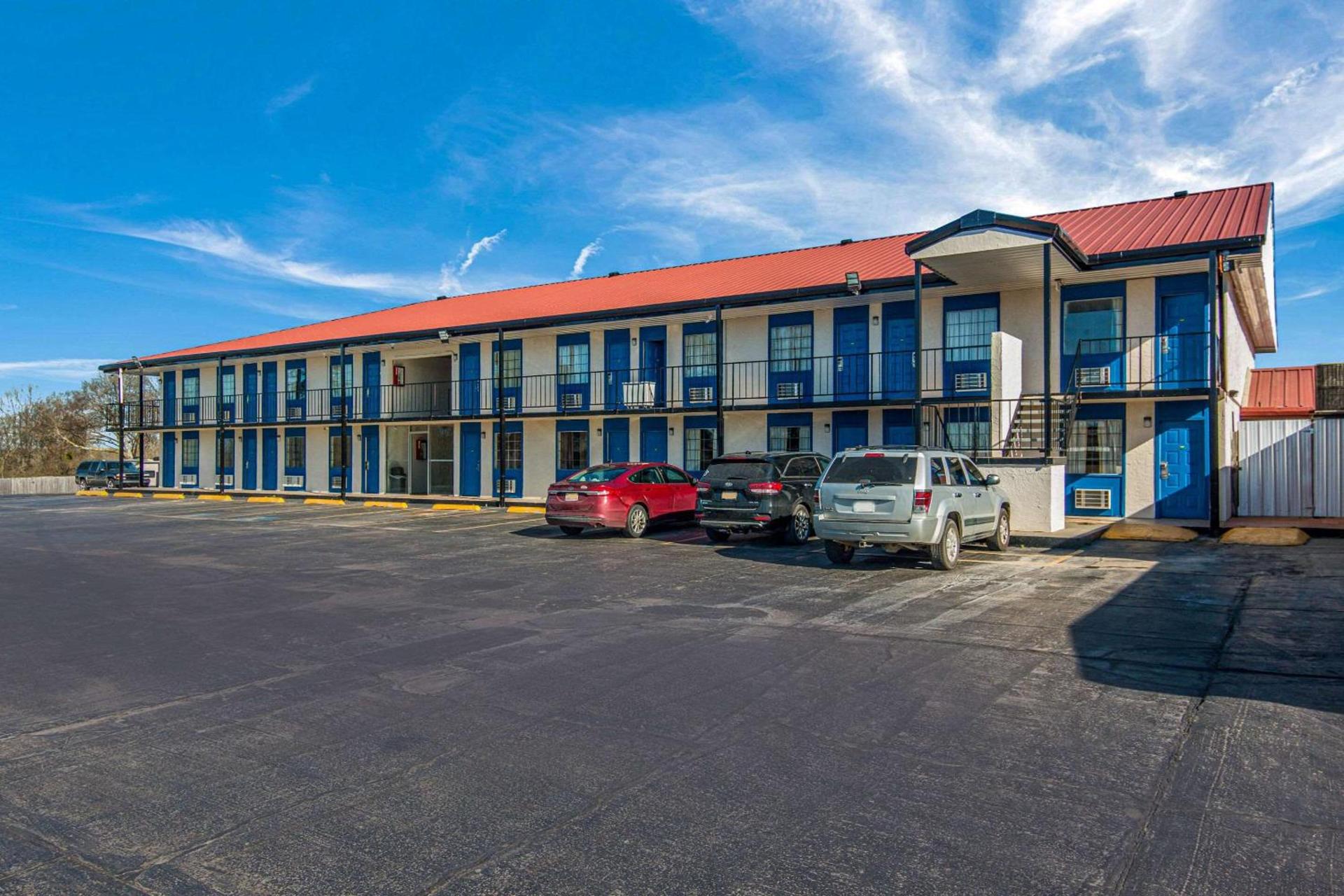 Rodeway Inn Broken Bow-Hochatown photo 3