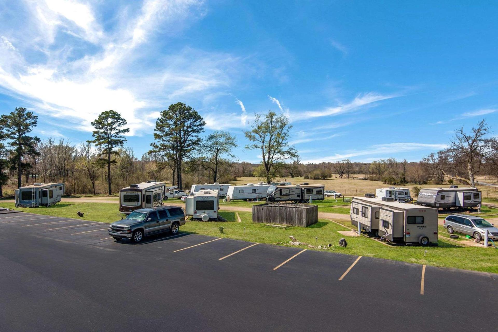 Rodeway Inn Broken Bow-Hochatown photo 4