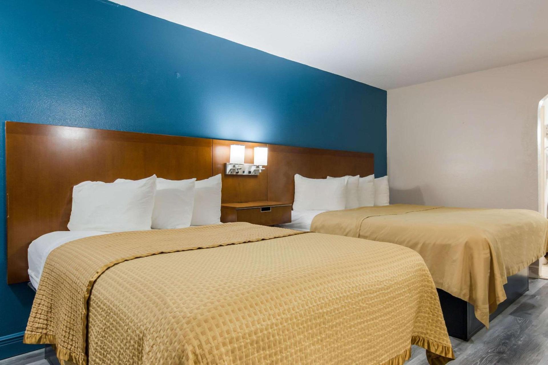 Rodeway Inn Broken Bow-Hochatown photo 15