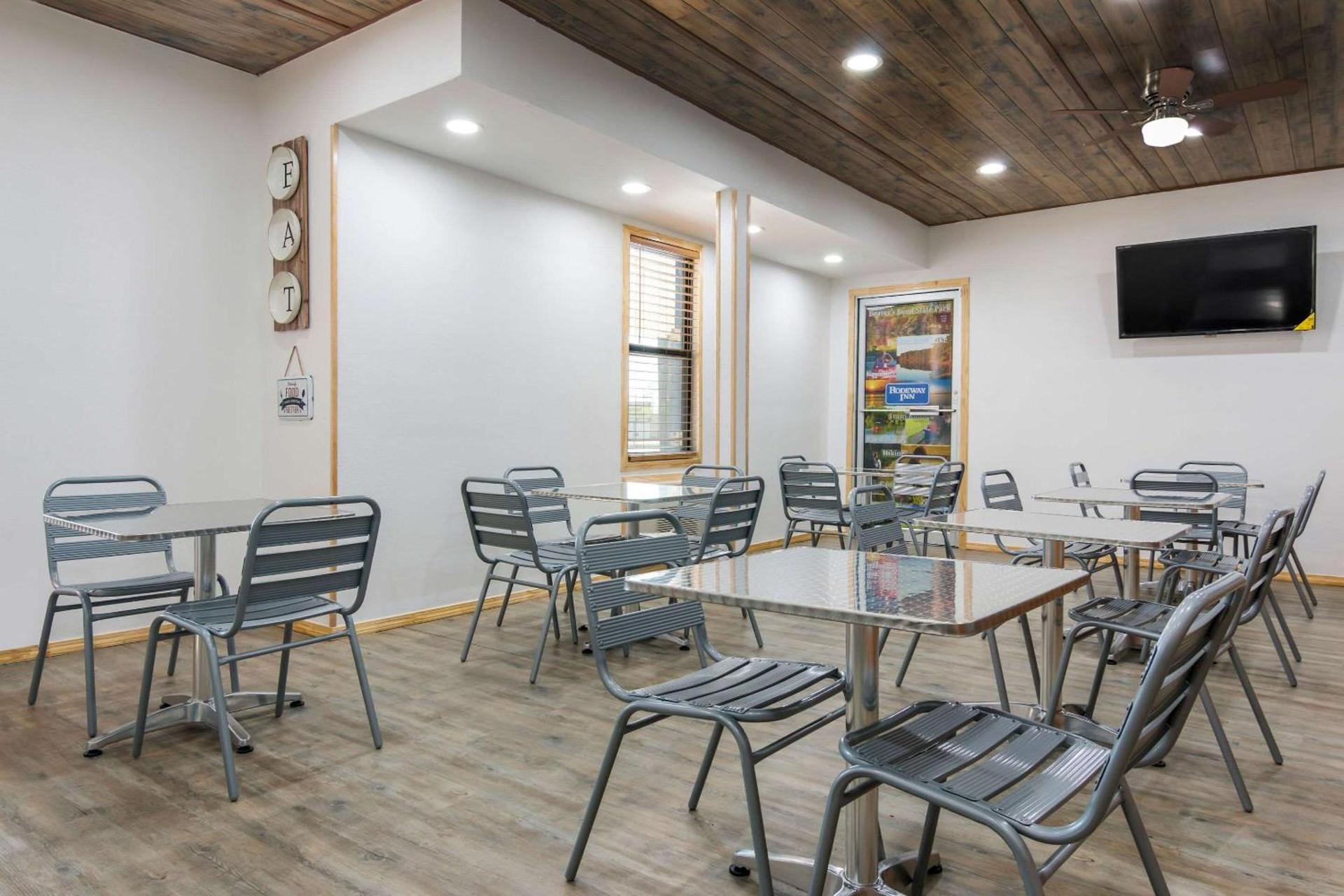 Rodeway Inn Broken Bow-Hochatown photo 29