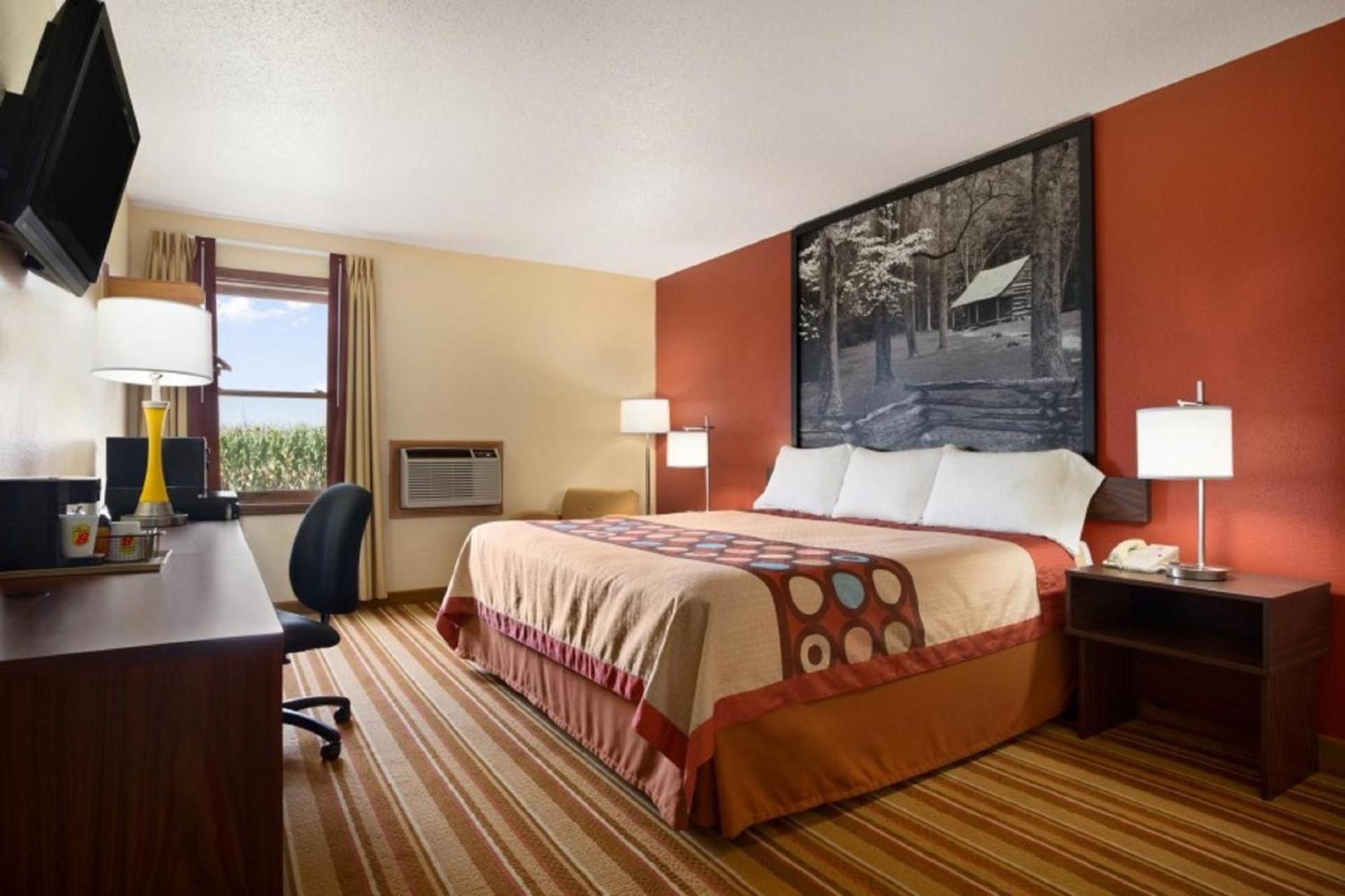 Super 8 by Wyndham Mattoon photo 42