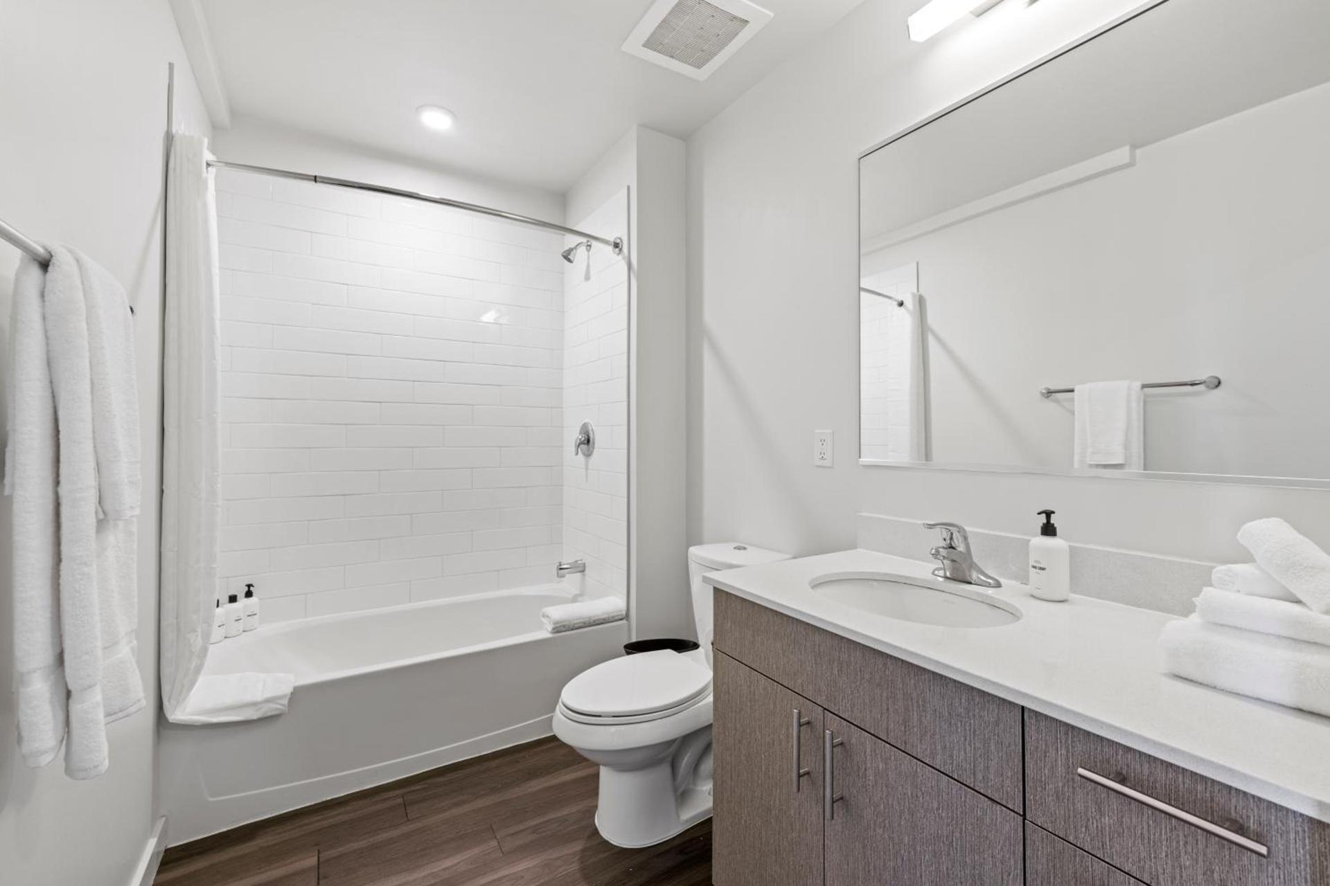 Placemakr Marymount Ballston photo 24