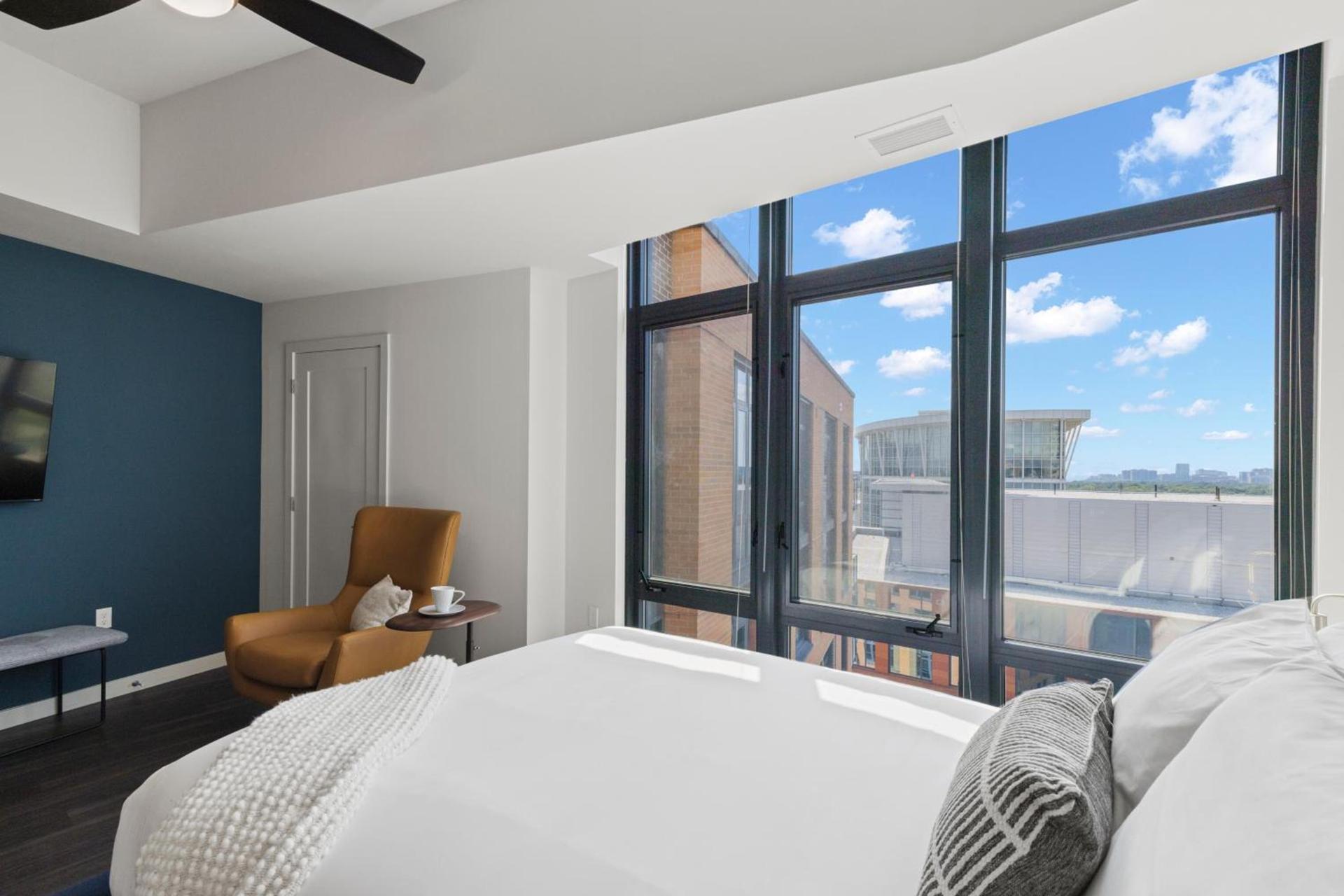 Placemakr Marymount Ballston photo 38