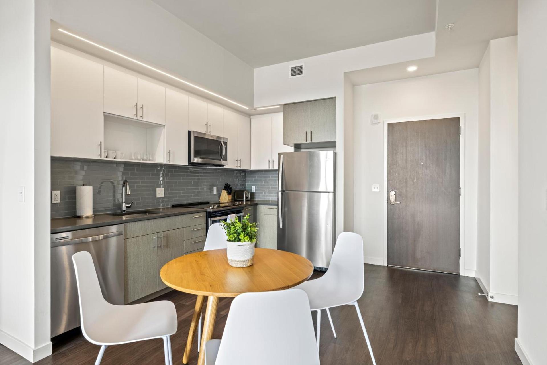 Placemakr Marymount Ballston photo 36