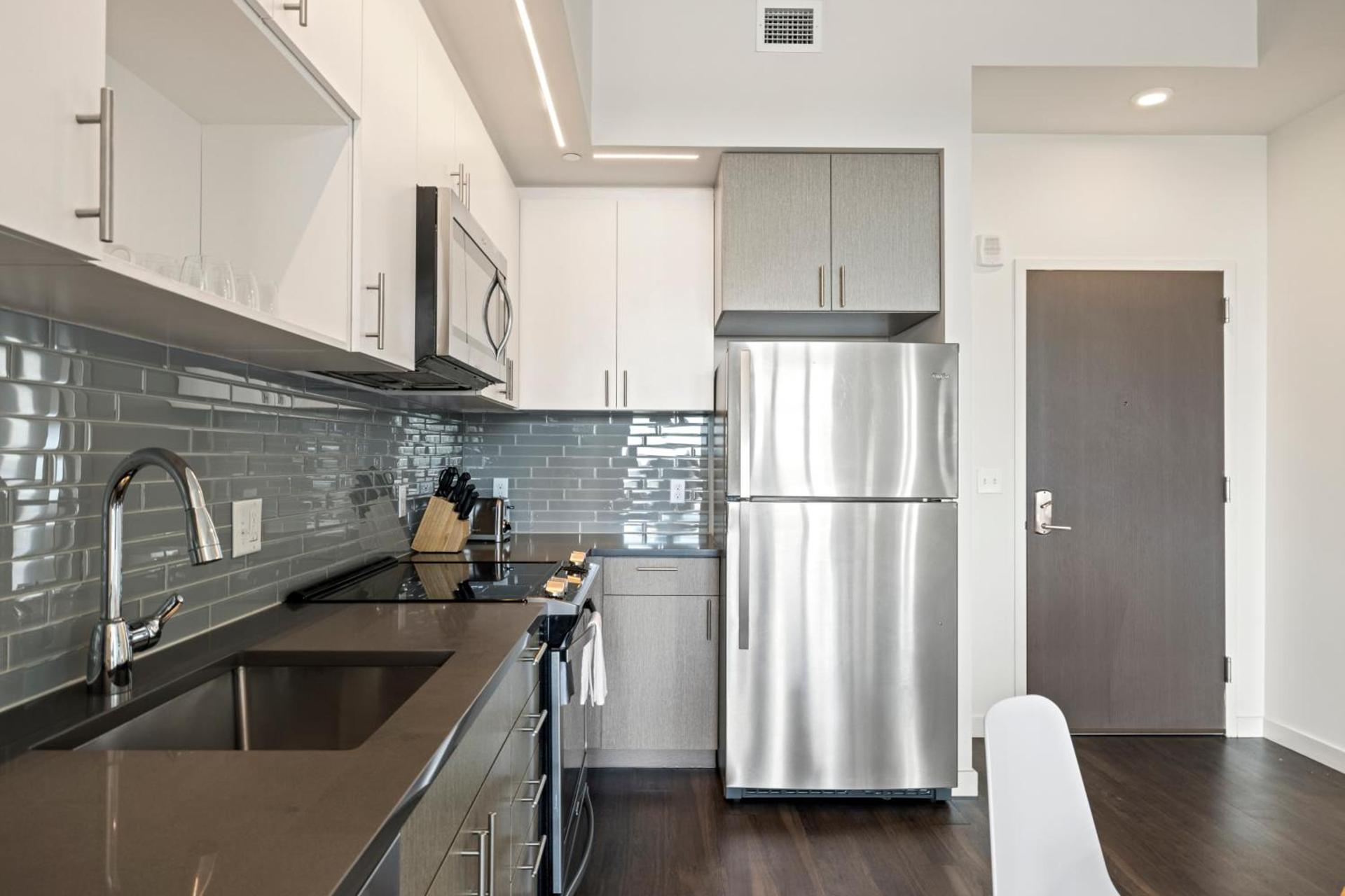 Placemakr Marymount Ballston photo 49