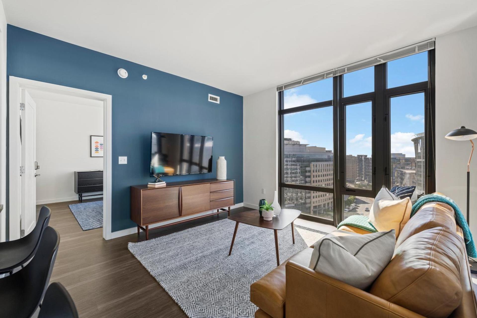 Placemakr Marymount Ballston photo 69