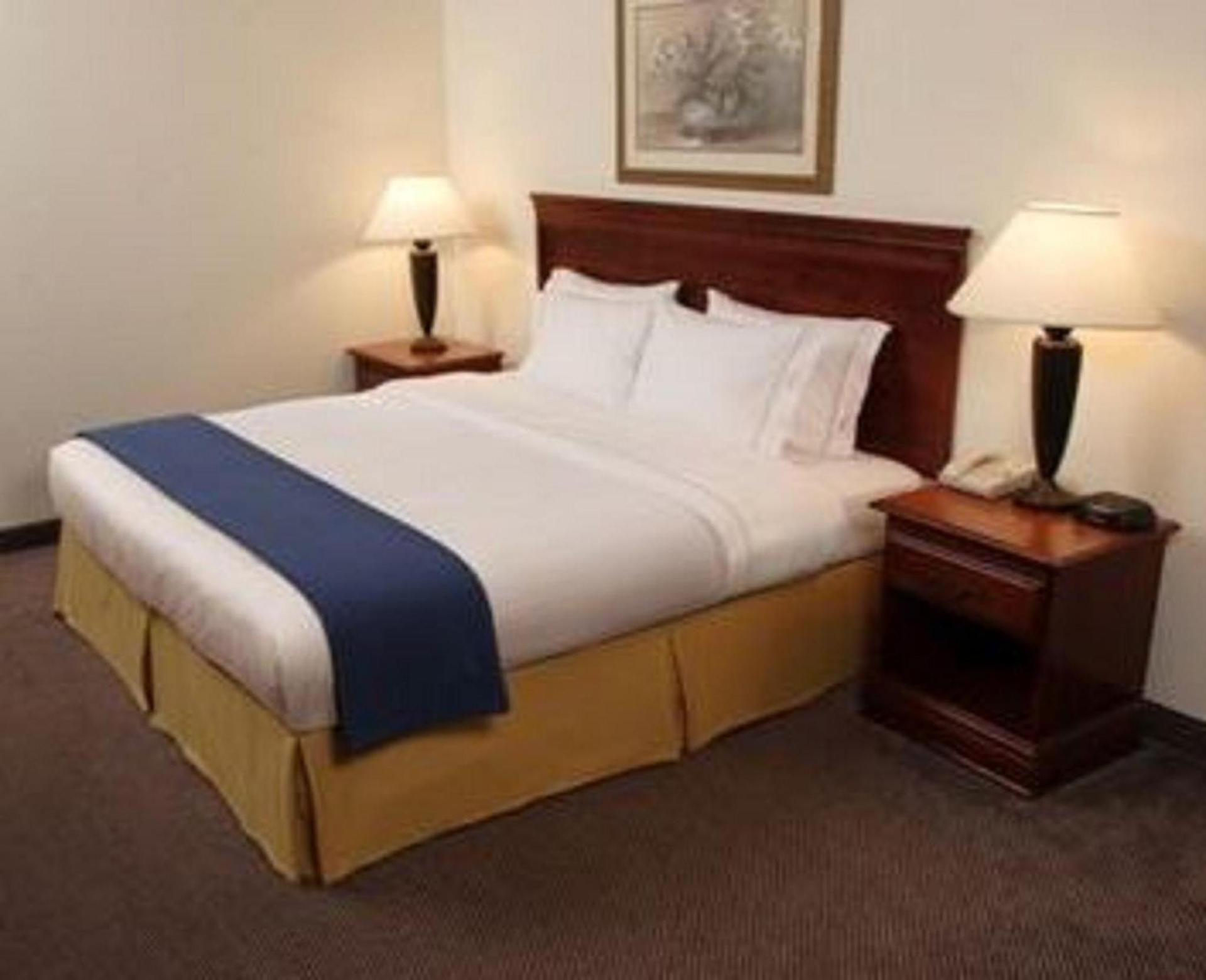 Holiday Inn Express and Suites Montgomery by IHG photo 2