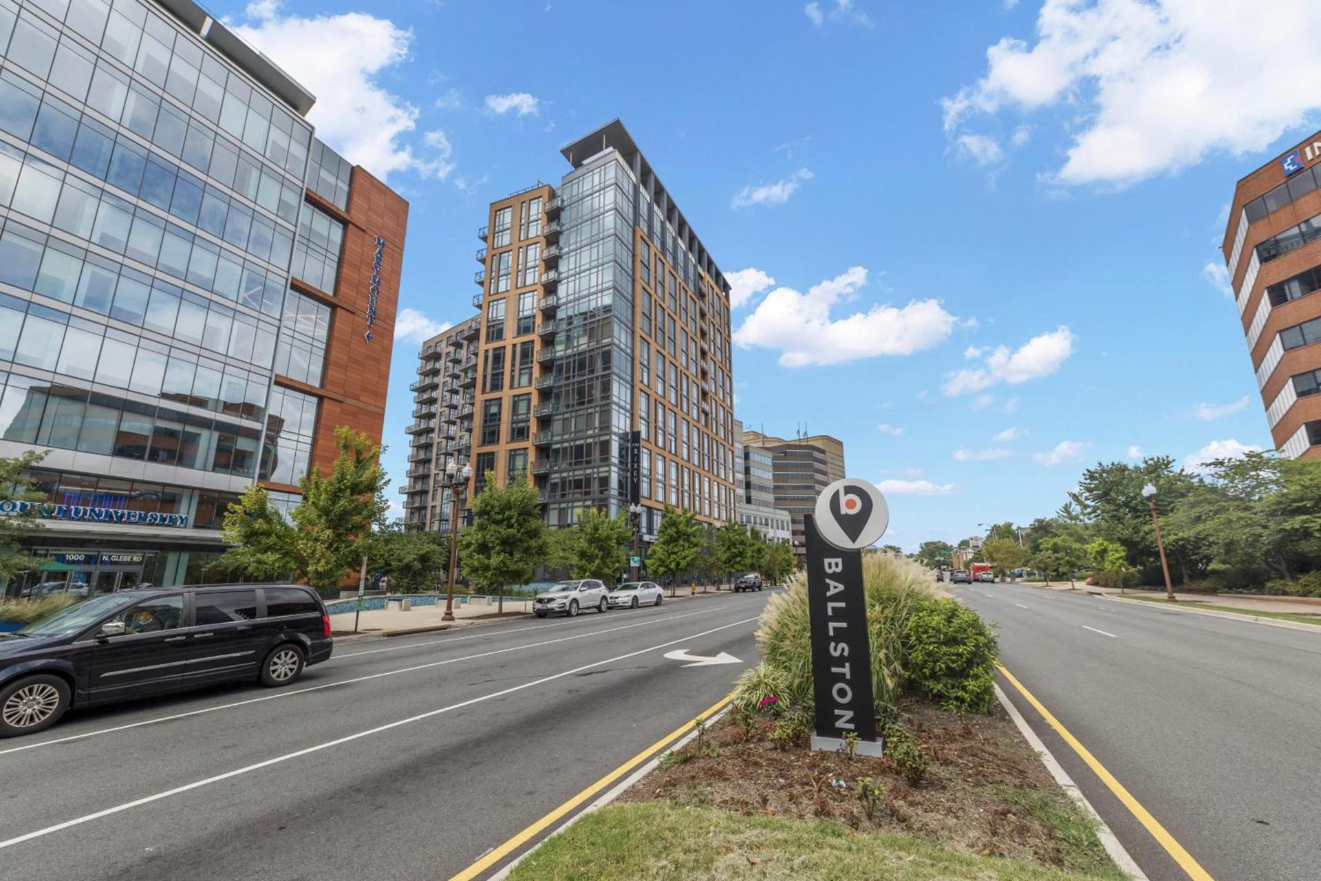 Placemakr Marymount Ballston photo 2