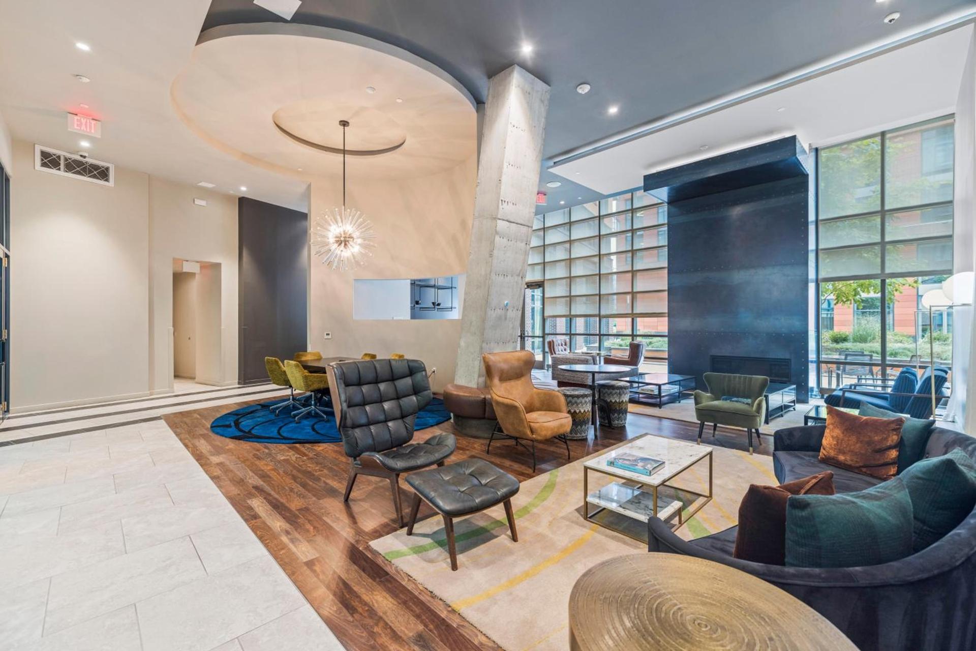 Placemakr Marymount Ballston photo 5