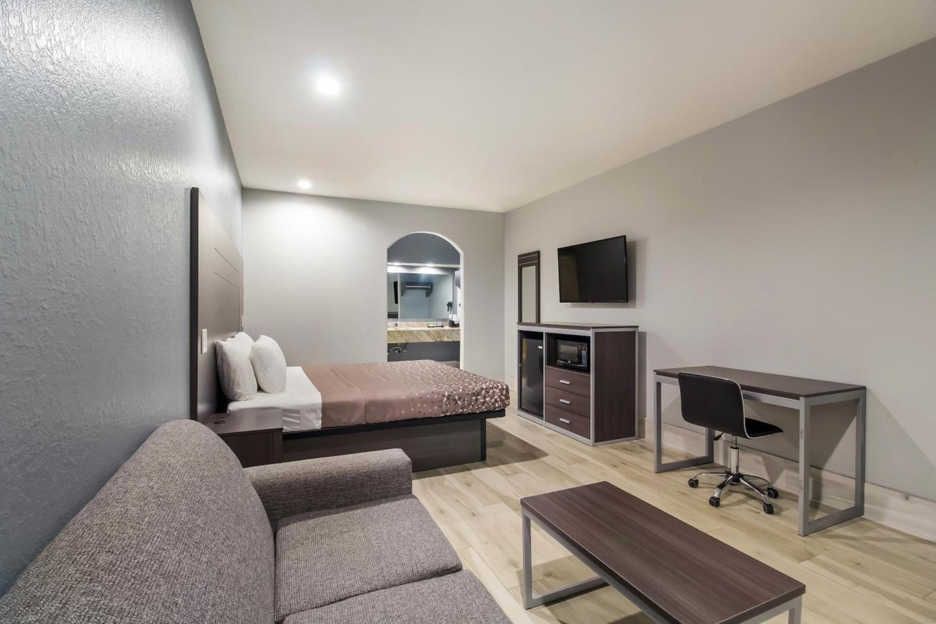 Americas Best Value Platinum Inn & Suites photo 5