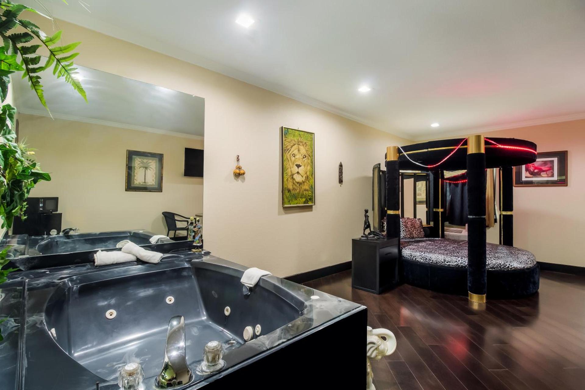 Americas Best Value Platinum Inn & Suites photo 12