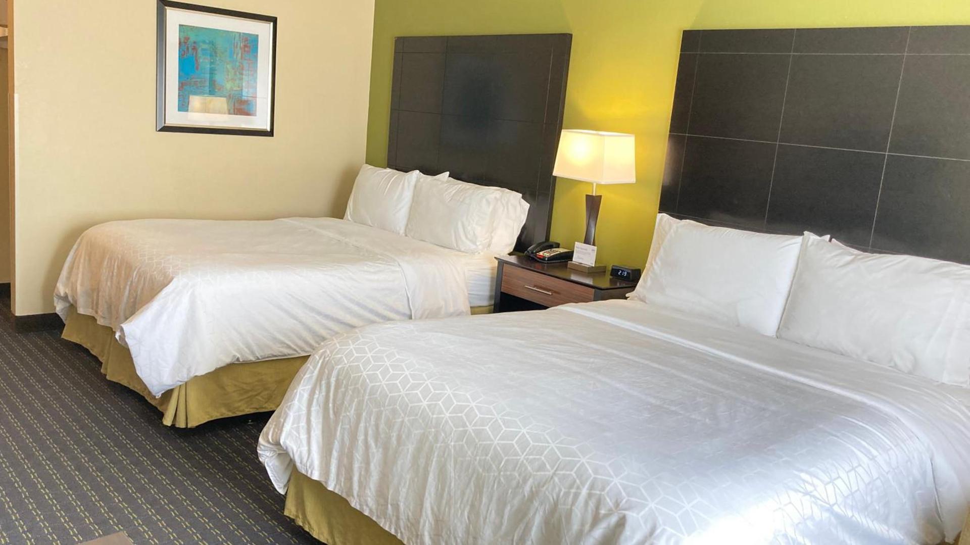Holiday Inn Express Hotel & Suites Edmond by IHG photo 11