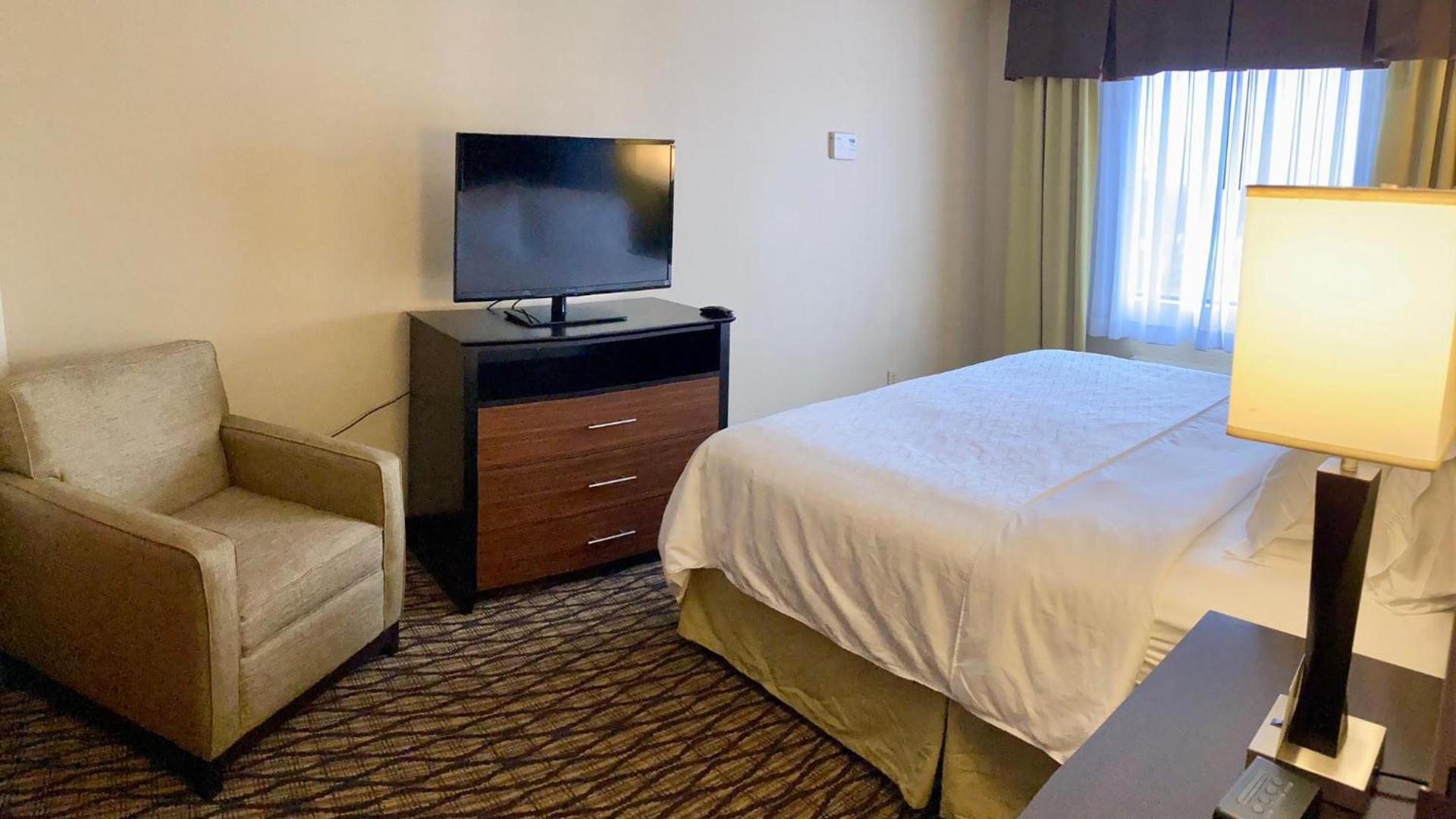 Holiday Inn Express Hotel & Suites Edmond by IHG photo 7