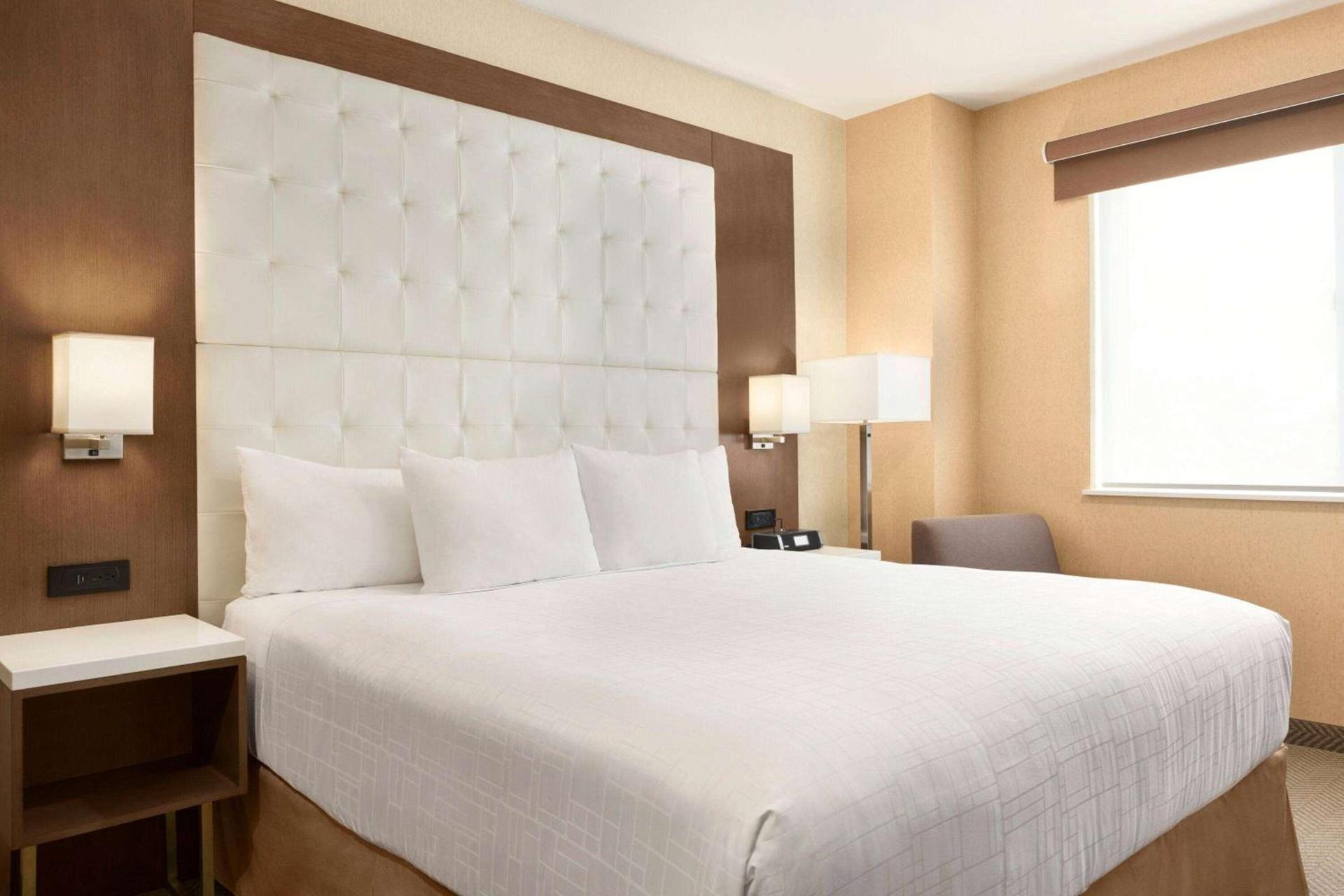 Wyndham Anaheim photo 9
