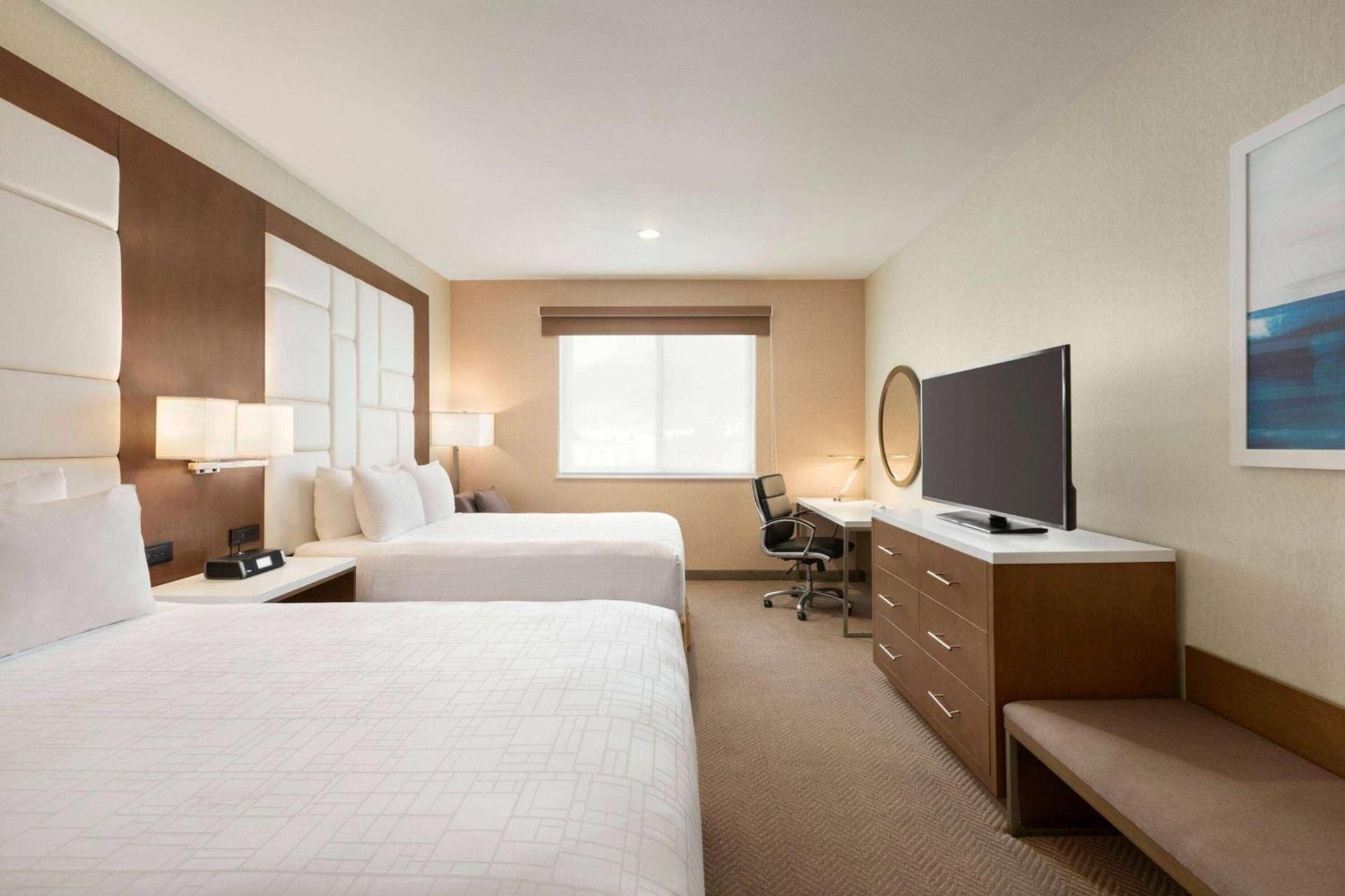 Wyndham Anaheim photo 13