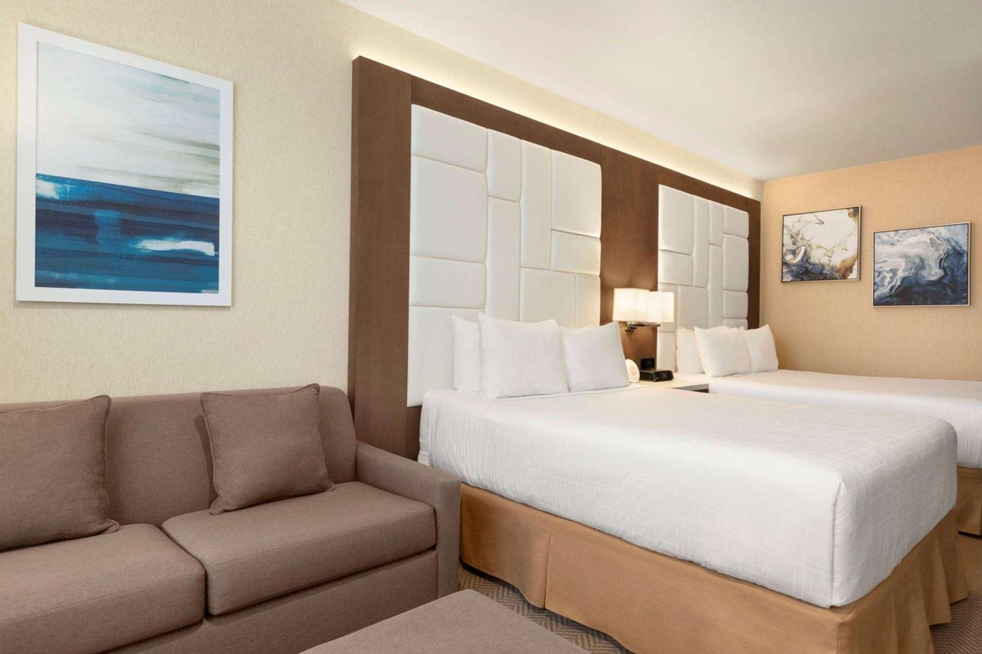 Wyndham Anaheim photo 17