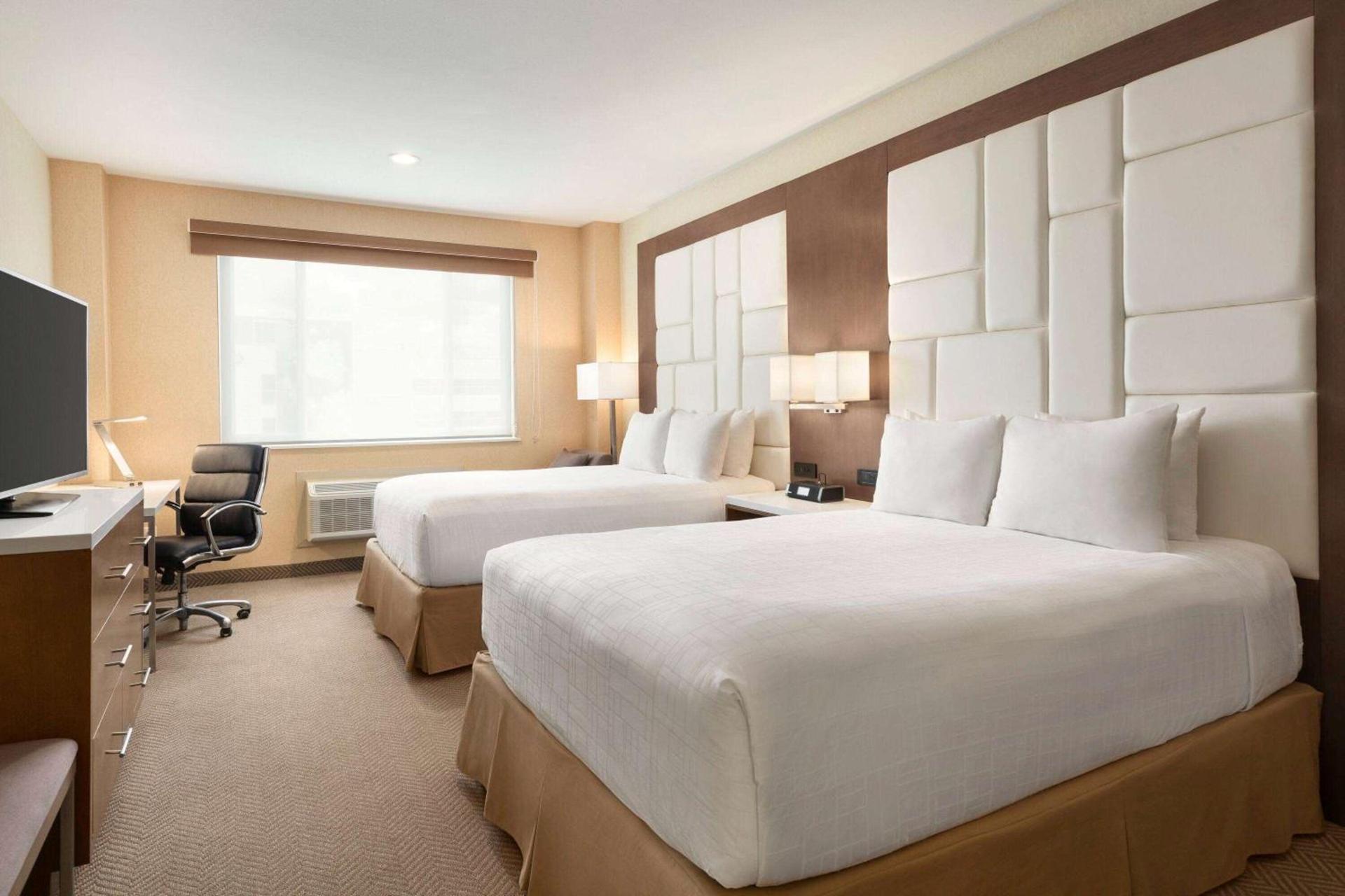 Wyndham Anaheim photo 22