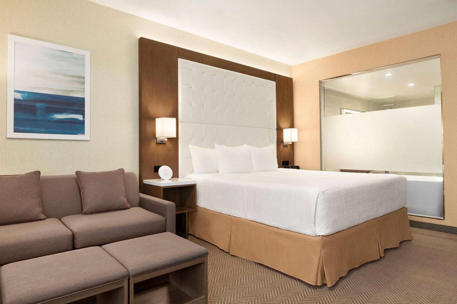 Wyndham Anaheim photo 24