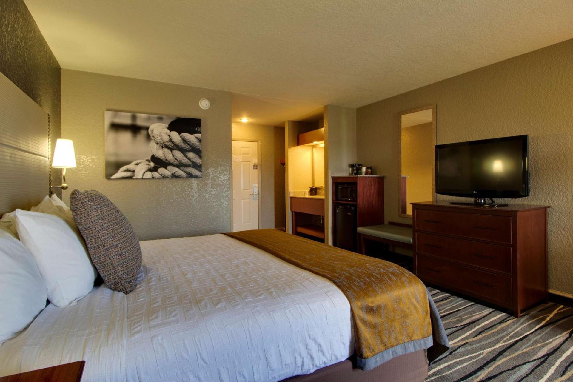Best Western Harbour Pointe Lakefront photo 89