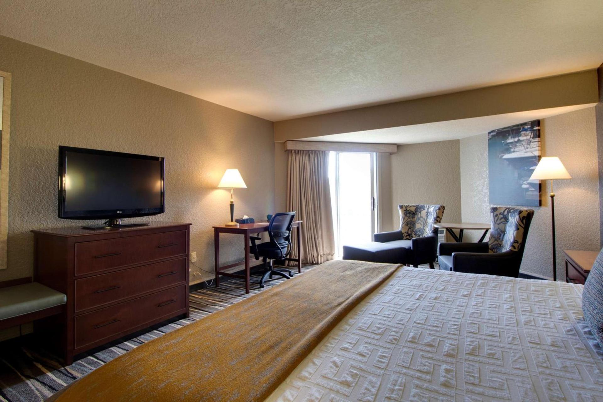 Best Western Harbour Pointe Lakefront photo 55