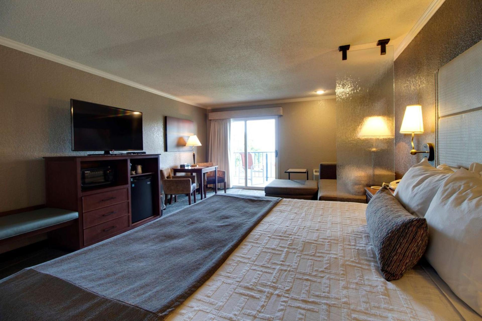 Best Western Harbour Pointe Lakefront photo 56