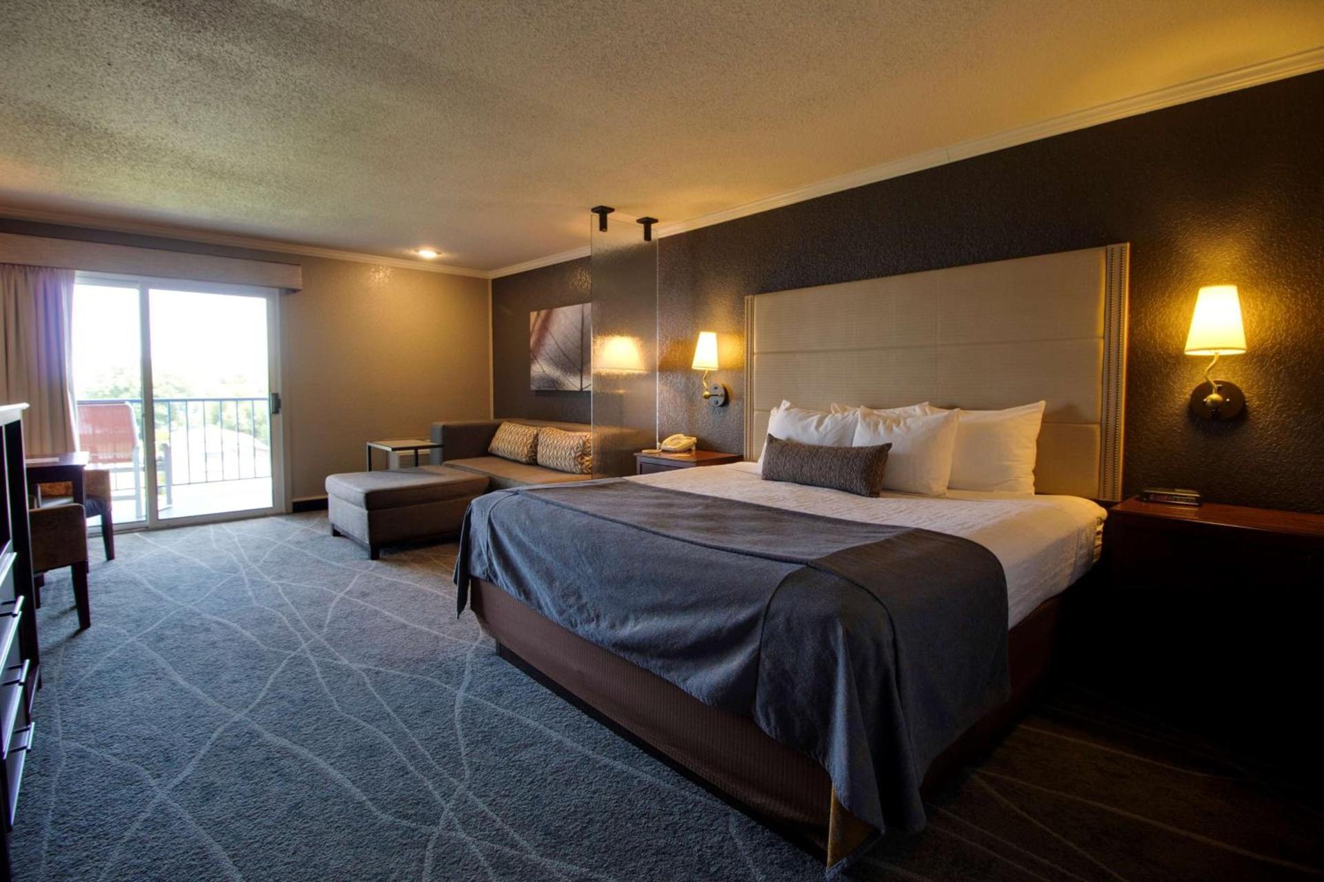 Best Western Harbour Pointe Lakefront photo 59
