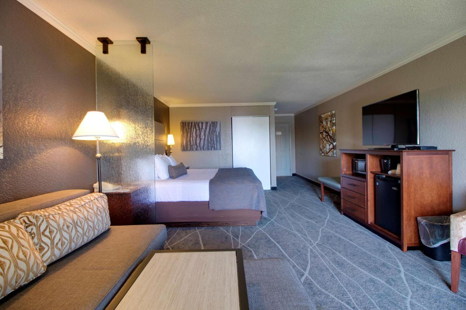 Best Western Harbour Pointe Lakefront photo 58