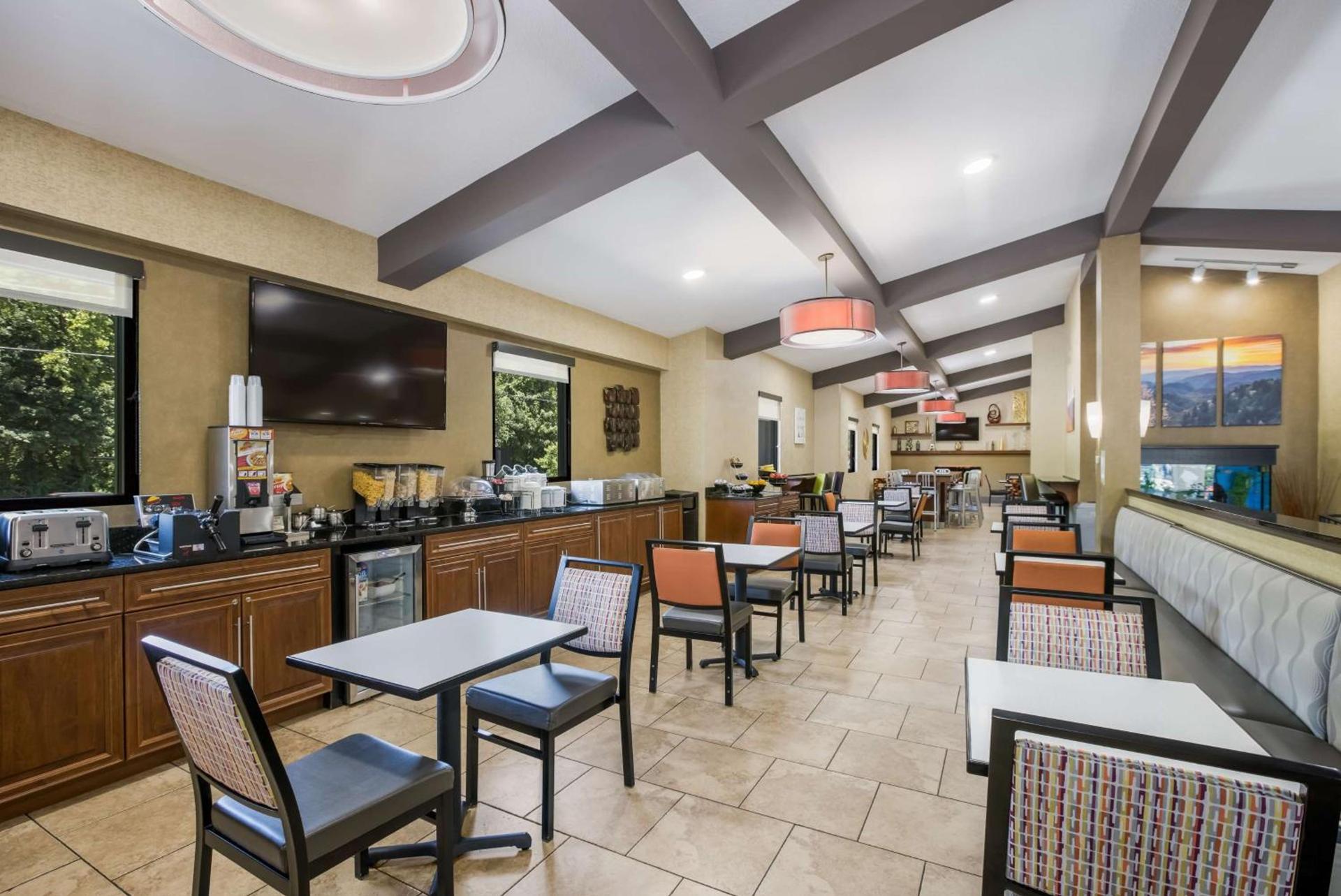 Best Western Asheville-Blue Ridge Parkway photo 6