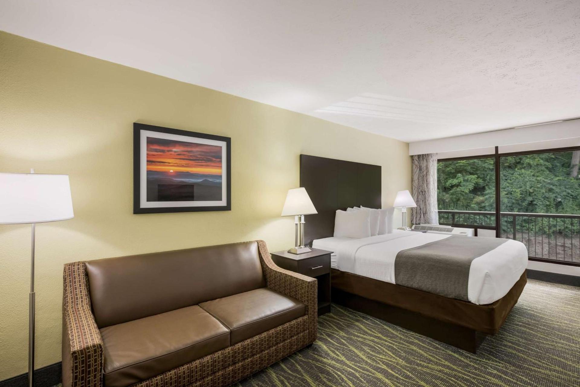 Best Western Asheville-Blue Ridge Parkway photo 4