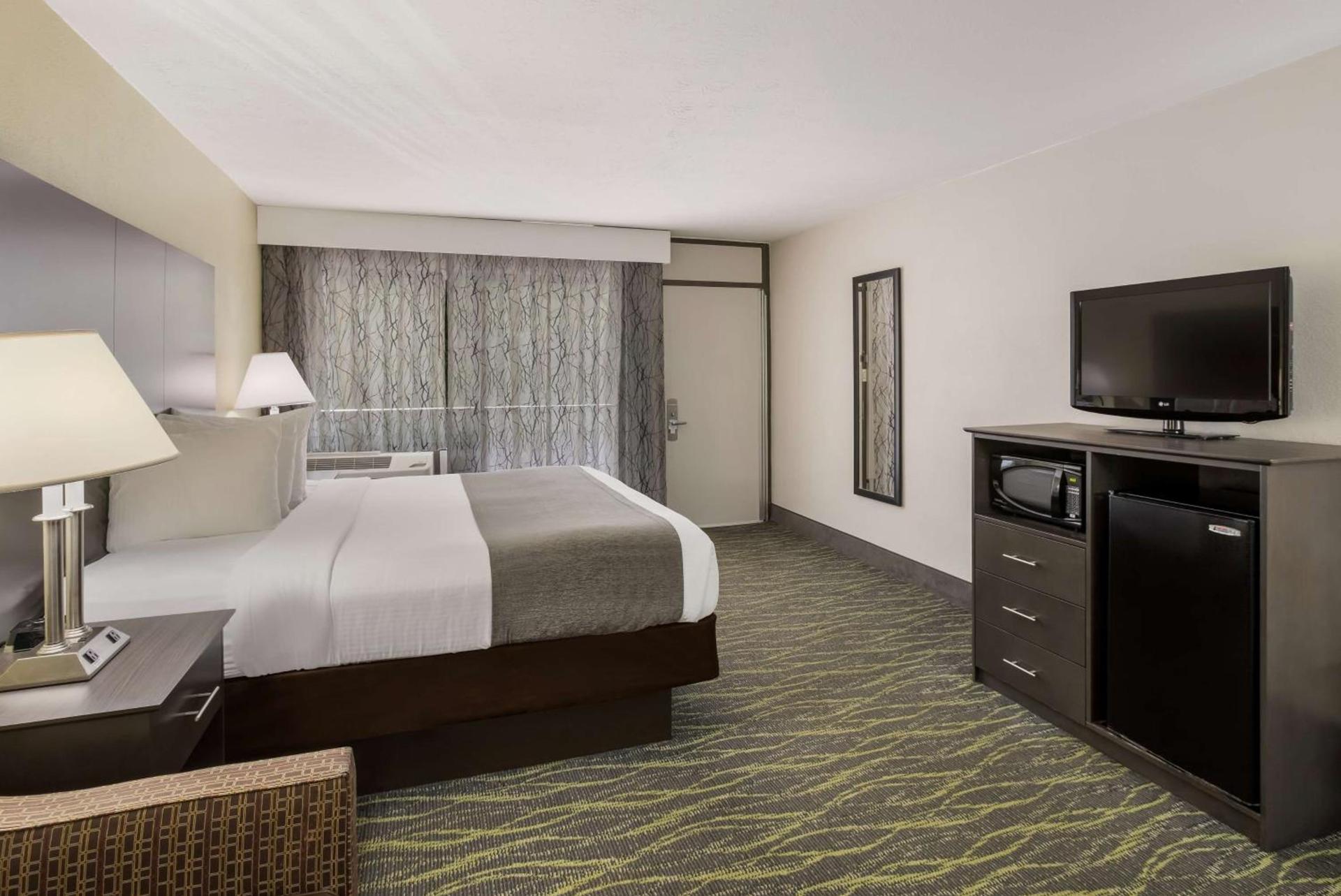 Best Western Asheville-Blue Ridge Parkway photo 18