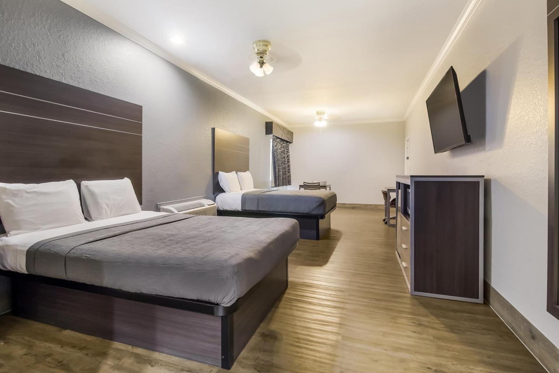 Americas Best Value Platinum Inn & Suites photo 8