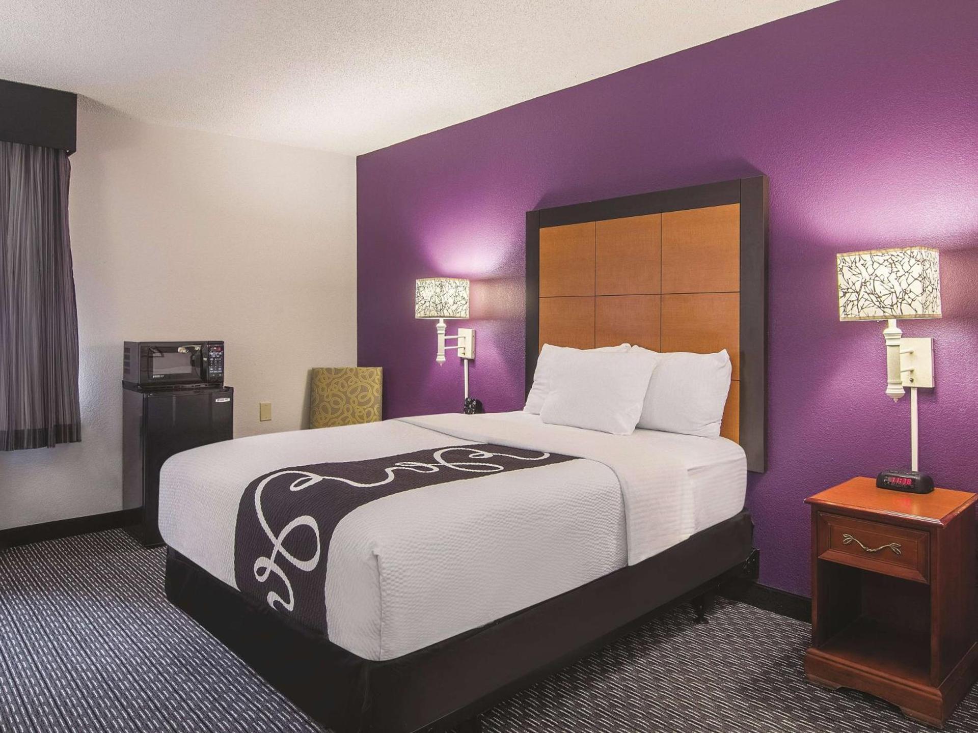 Wingate by Wyndham Brunswick GA I-95 photo 20
