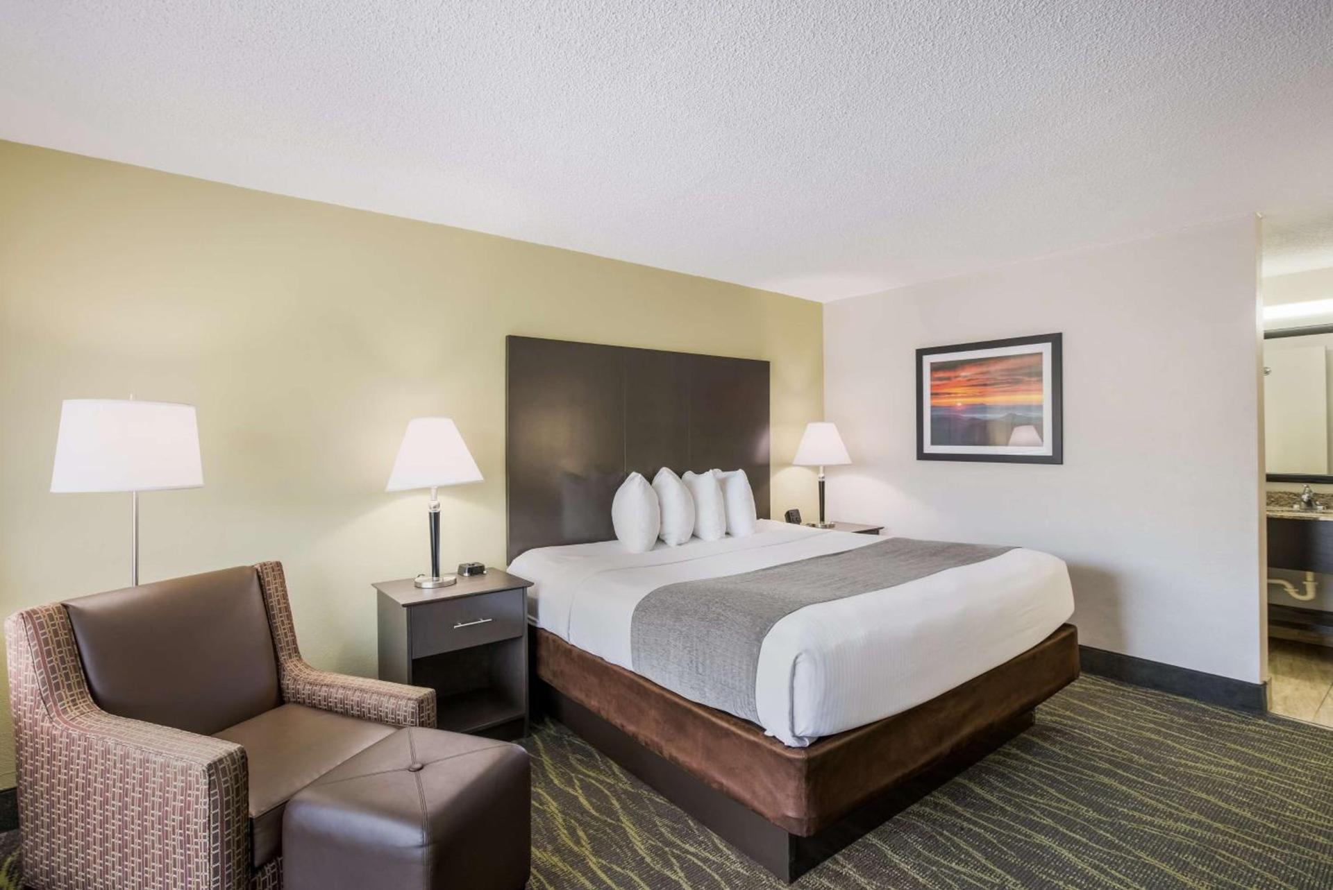 Best Western Asheville-Blue Ridge Parkway photo 21
