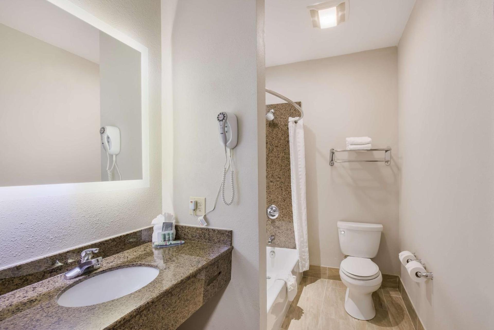 Best Western Asheville-Blue Ridge Parkway photo 25