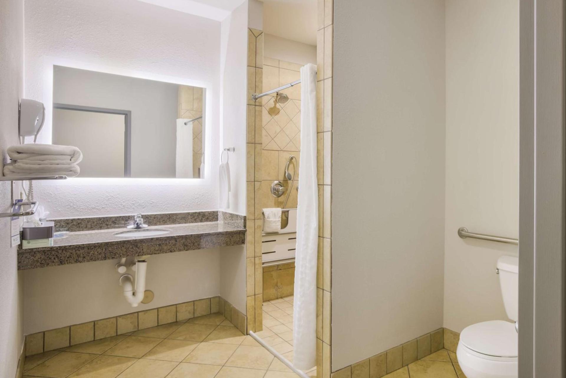 Best Western Asheville-Blue Ridge Parkway photo 26