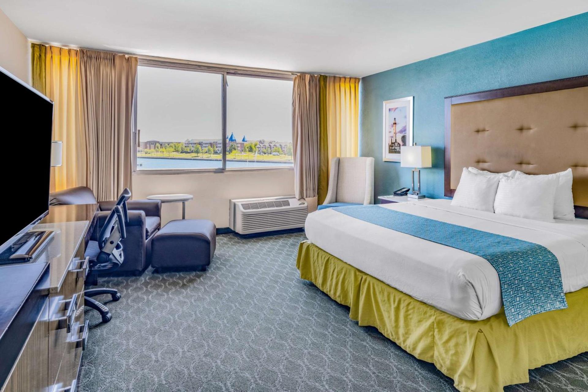 Wyndham Garden Kenosha Harborside photo 16
