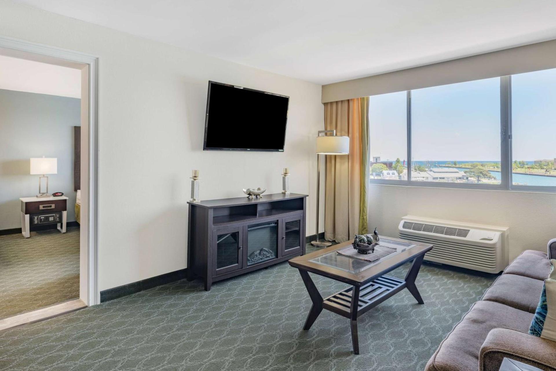 Wyndham Garden Kenosha Harborside photo 22