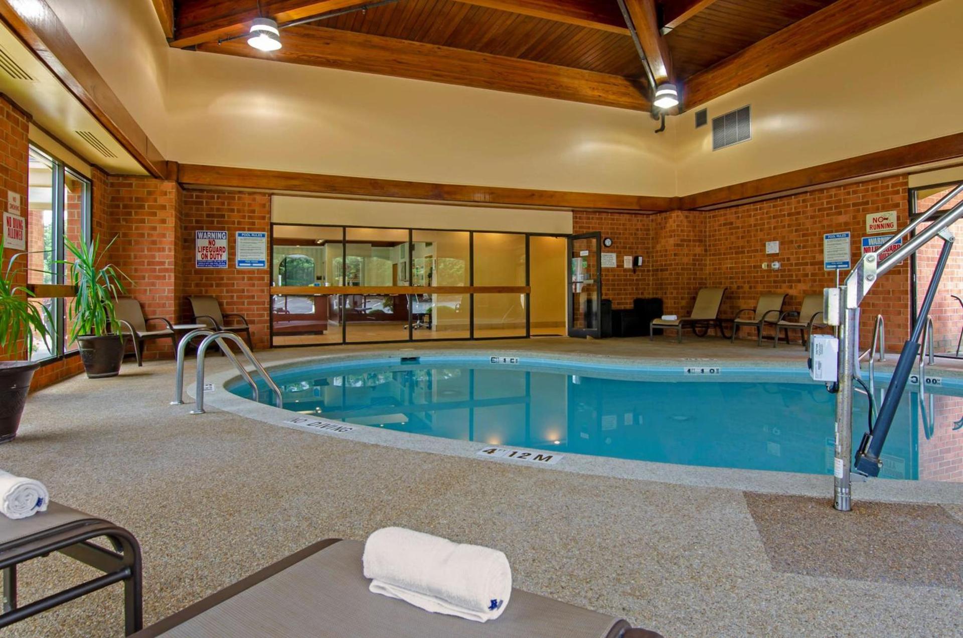 Spark By Hilton Staunton photo 22
