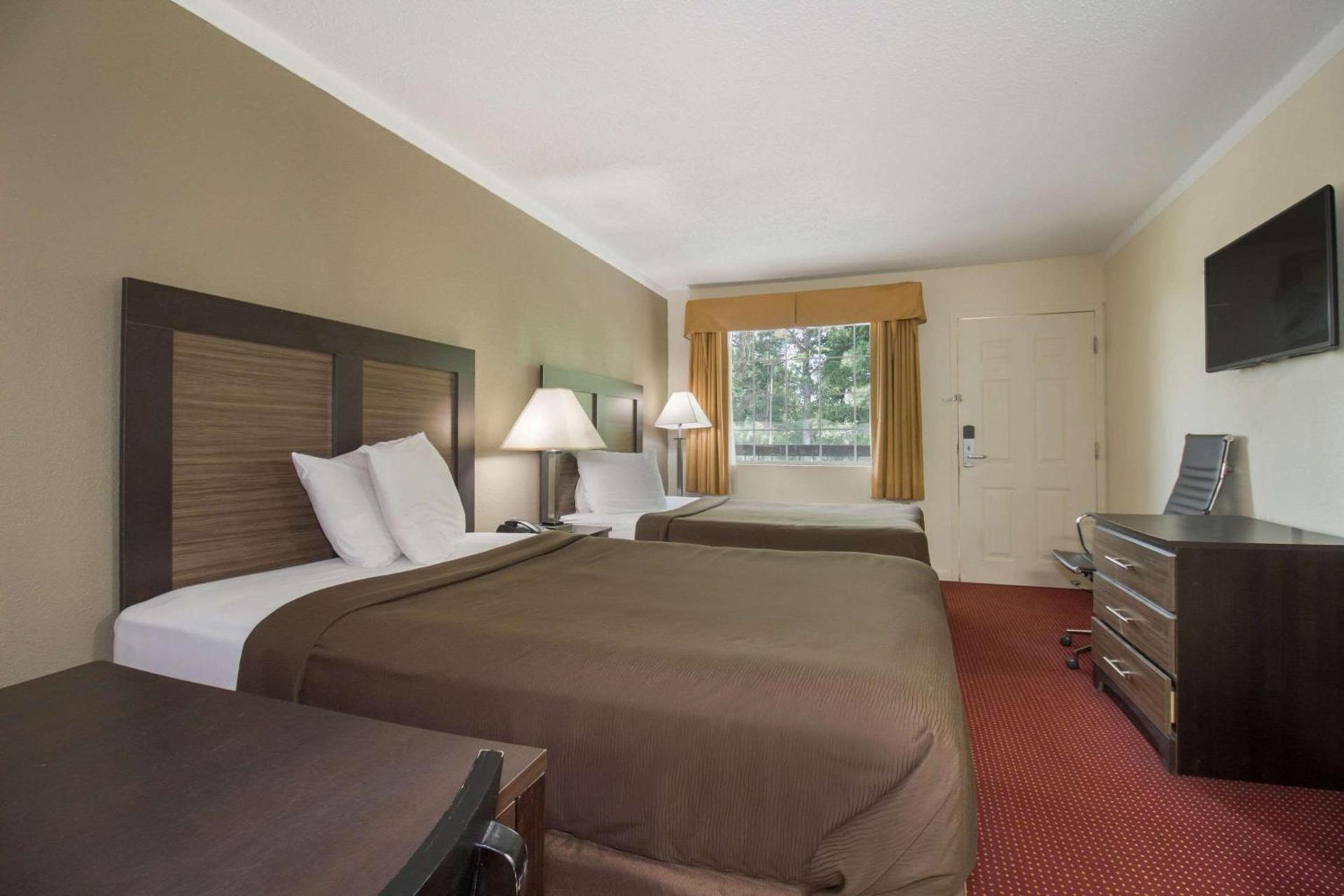 Suburban Studios Florence I-95 photo 10