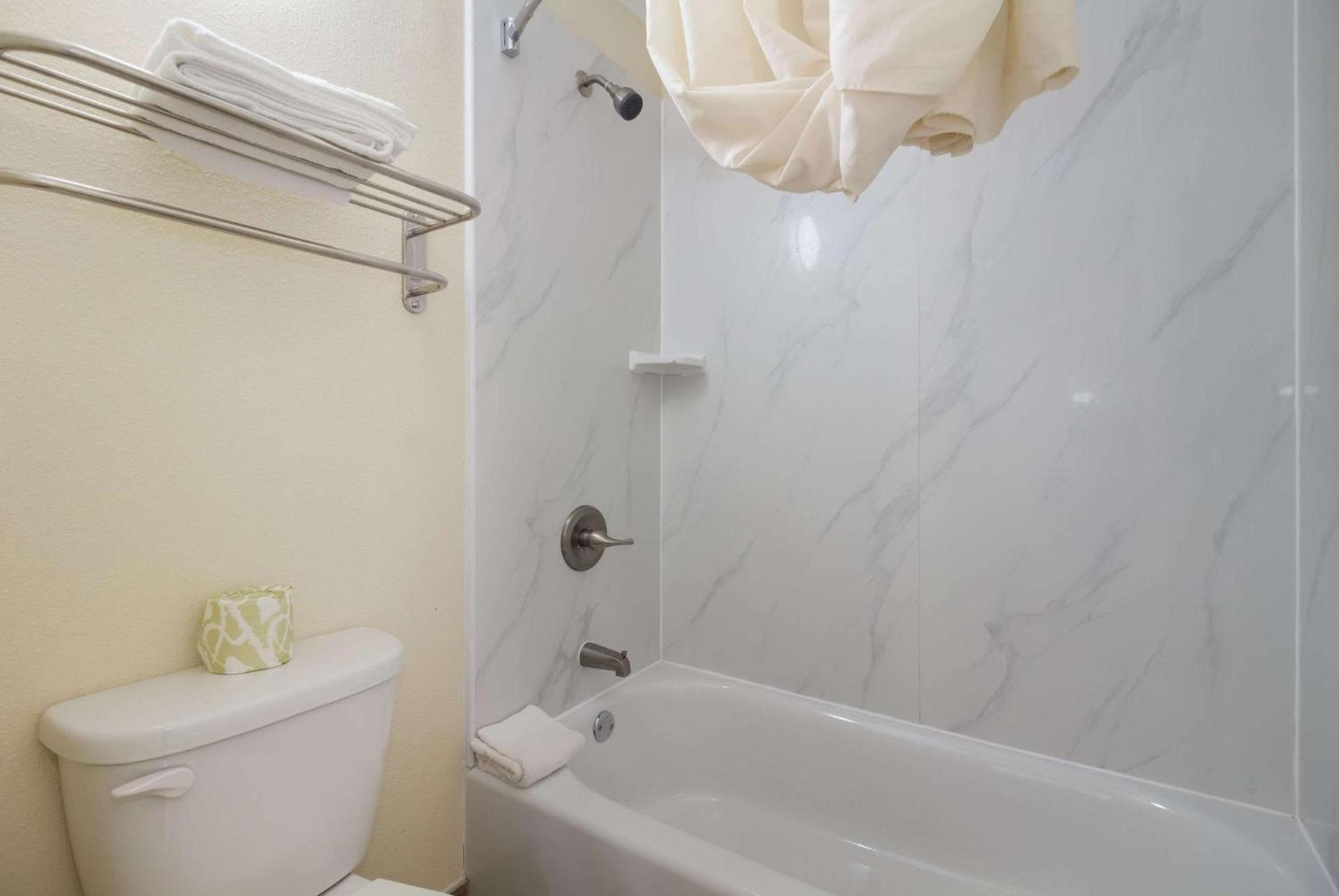 Suburban Studios Florence I-95 photo 16