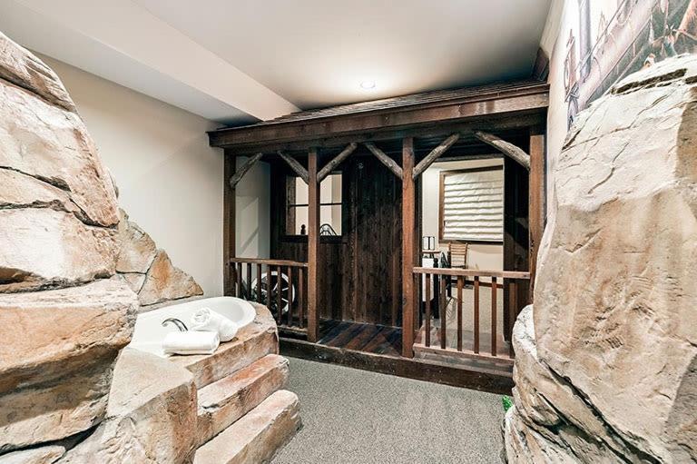 Chateau Avalon photo 51